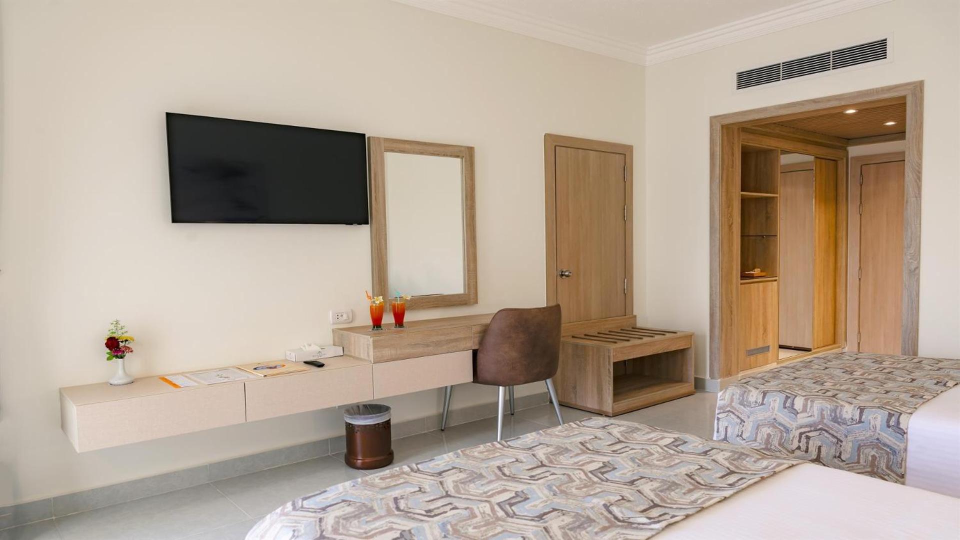 Superior Double or Twin Room with Sea View - Photo 2
