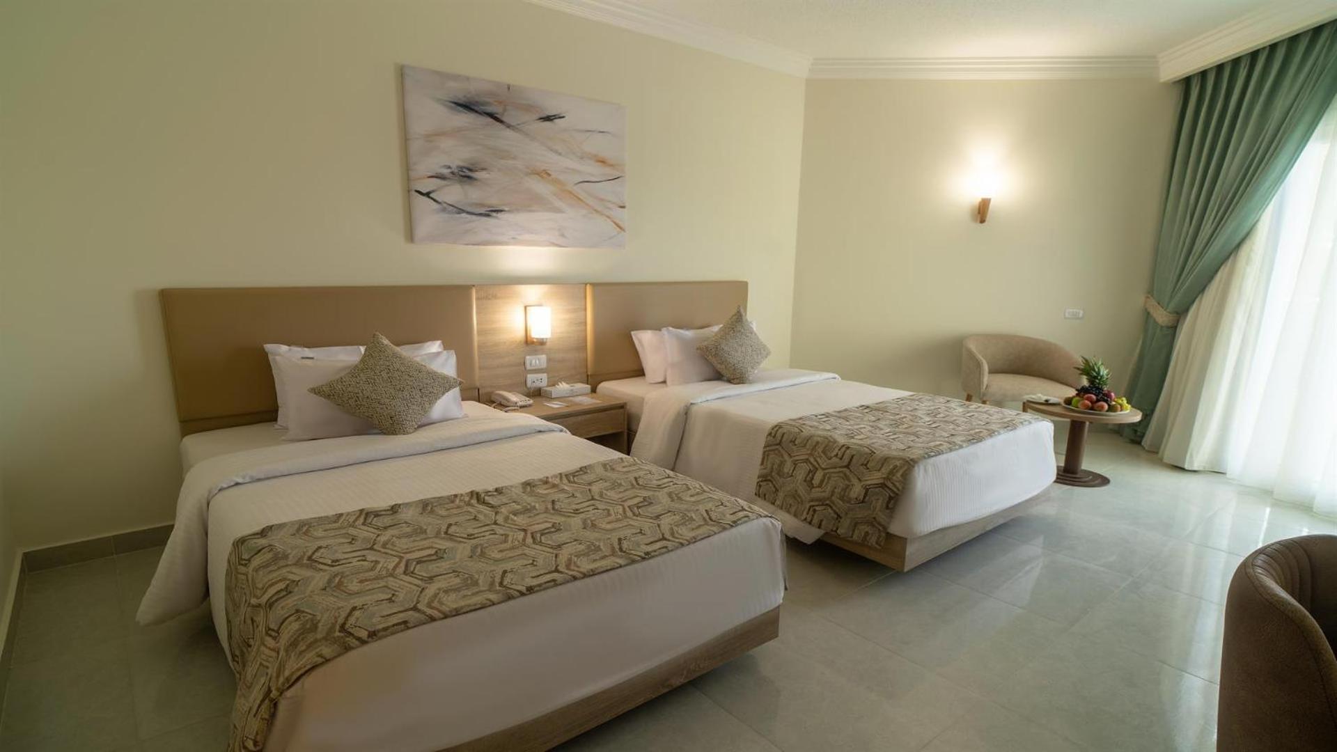 Superior Double or Twin Room with Pool View - Photo 2