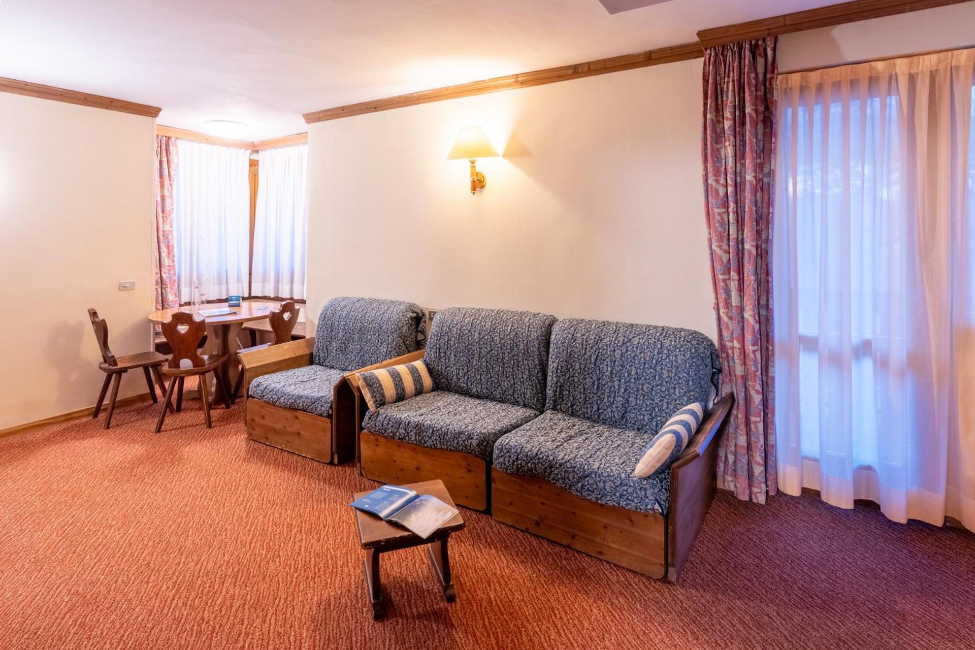 Hotel Alaska Cortina - Photo 13