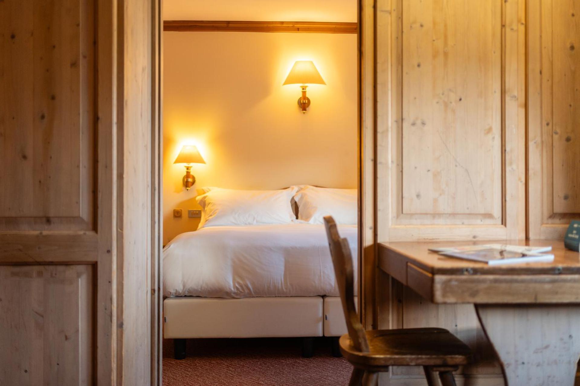 Hotel Alaska Cortina - Photo 2