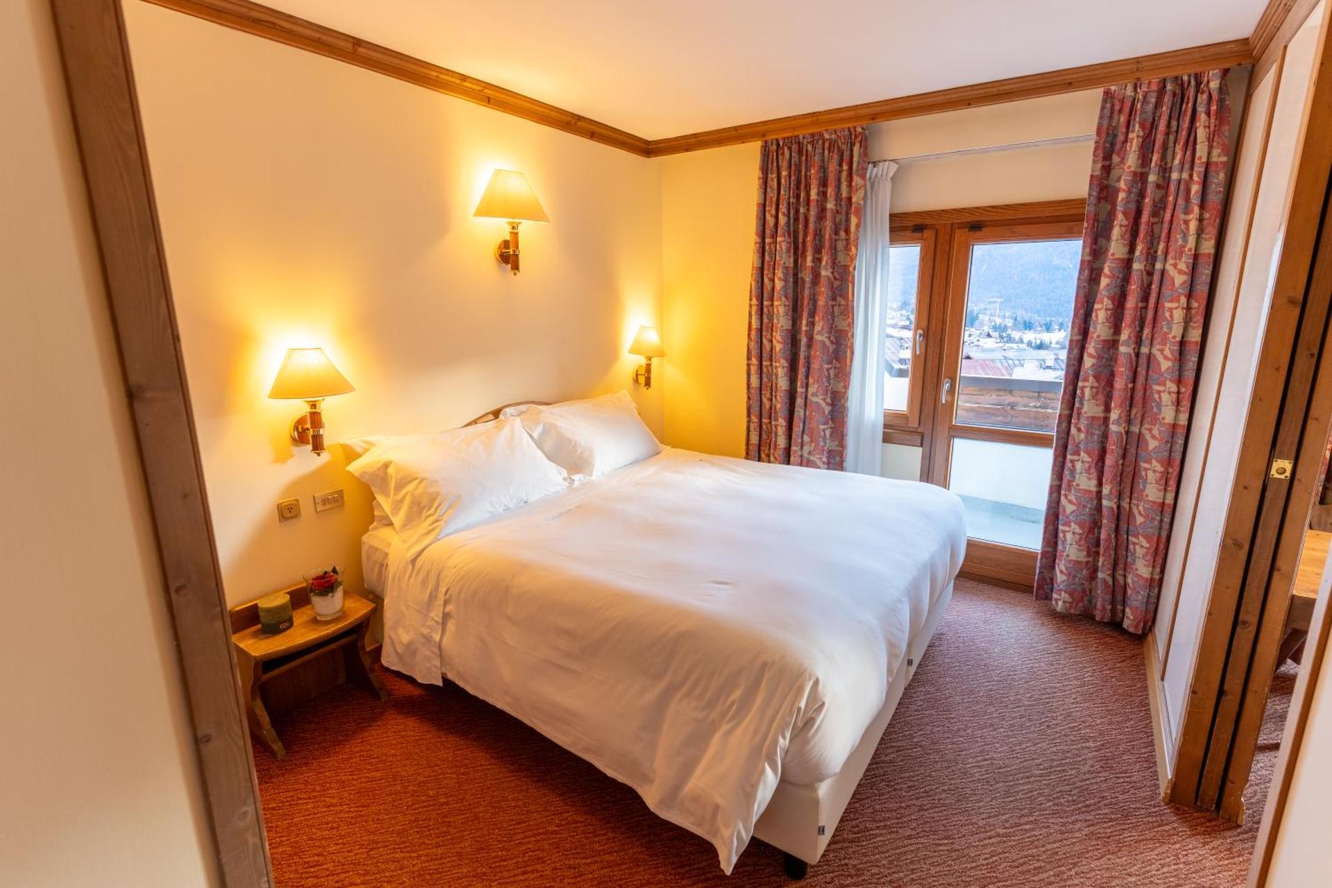 Hotel Alaska Cortina - Photo 4