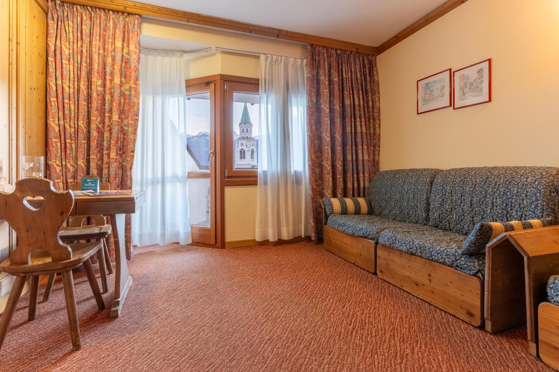 Hotel Alaska Cortina - Photo 5