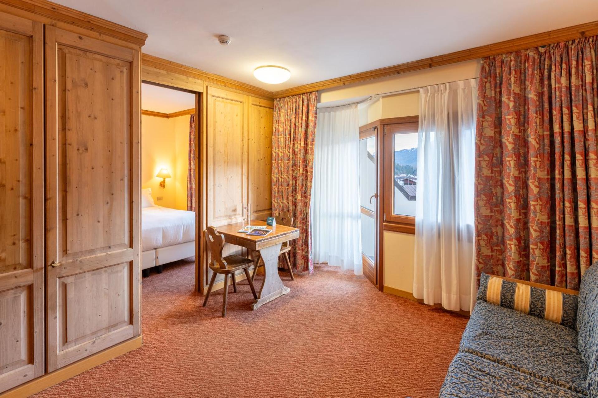 Hotel Alaska Cortina - Photo 6