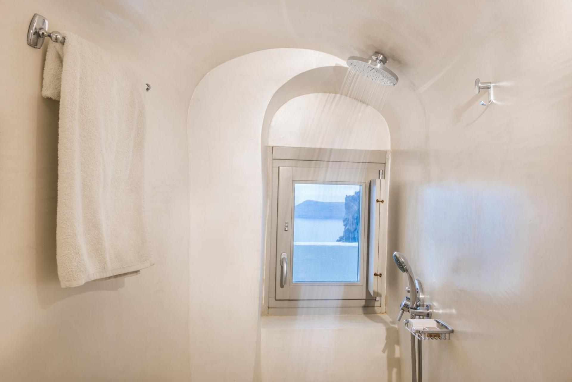 On The Rocks - Small Luxury Hotels of the World - Photo 89