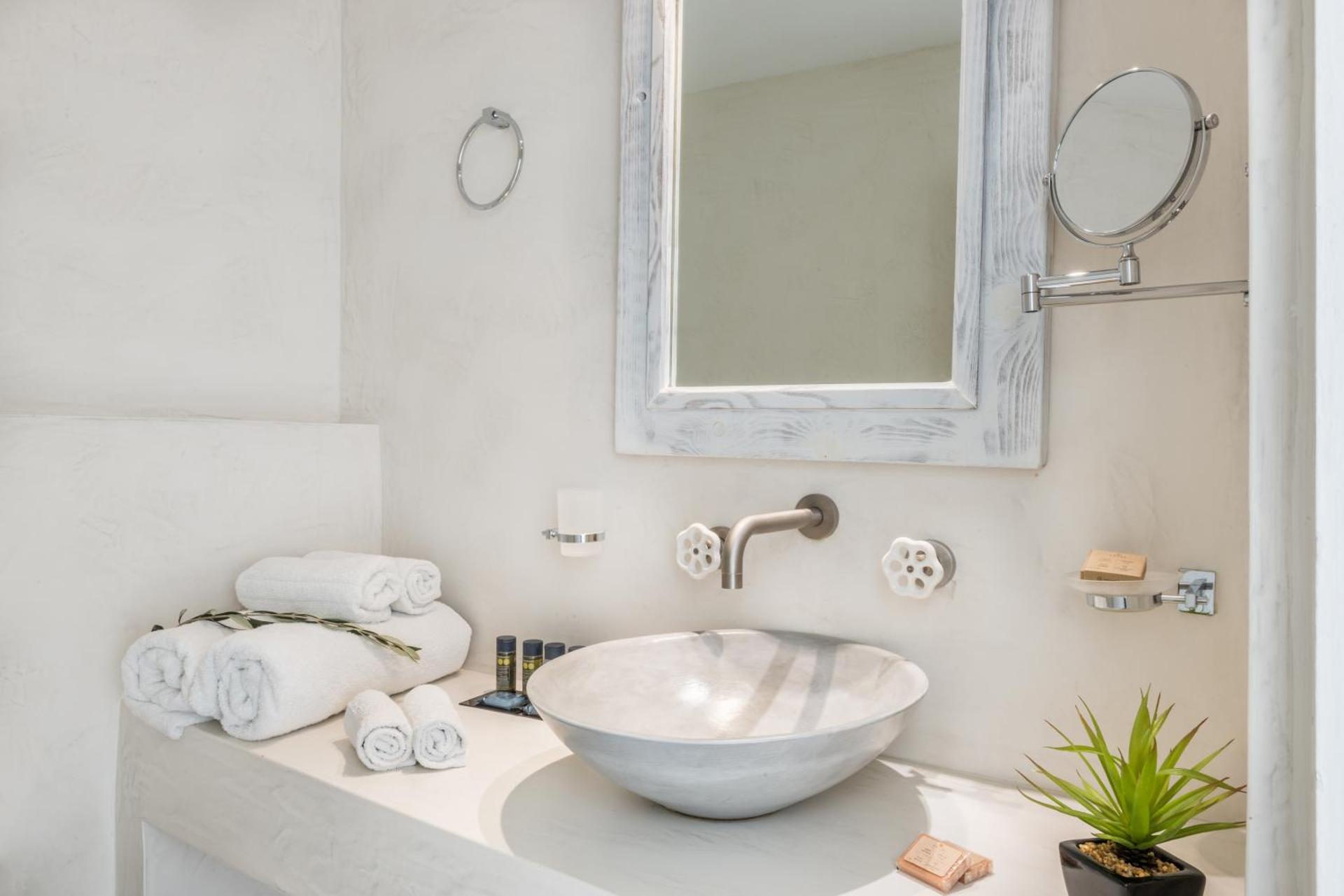 On The Rocks - Small Luxury Hotels of the World - Photo 75