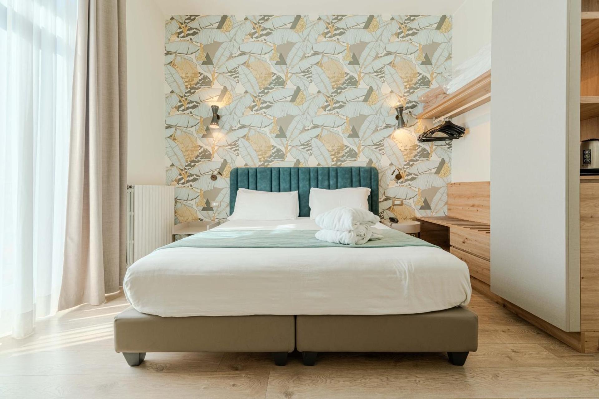 Double or Twin Room with Side Sea View