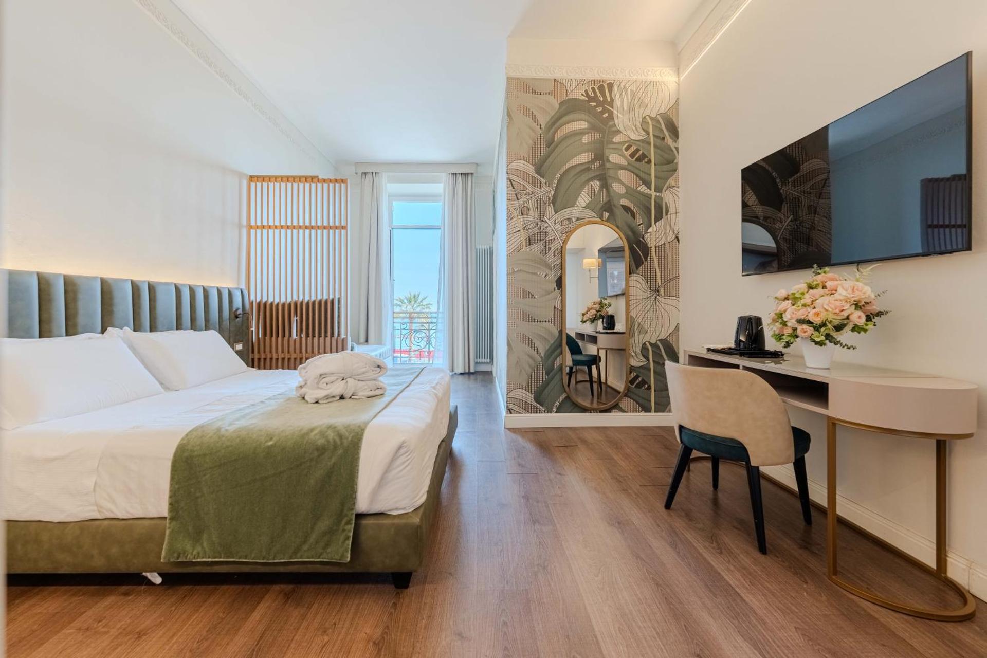Superior Double Room with Frontal Sea View