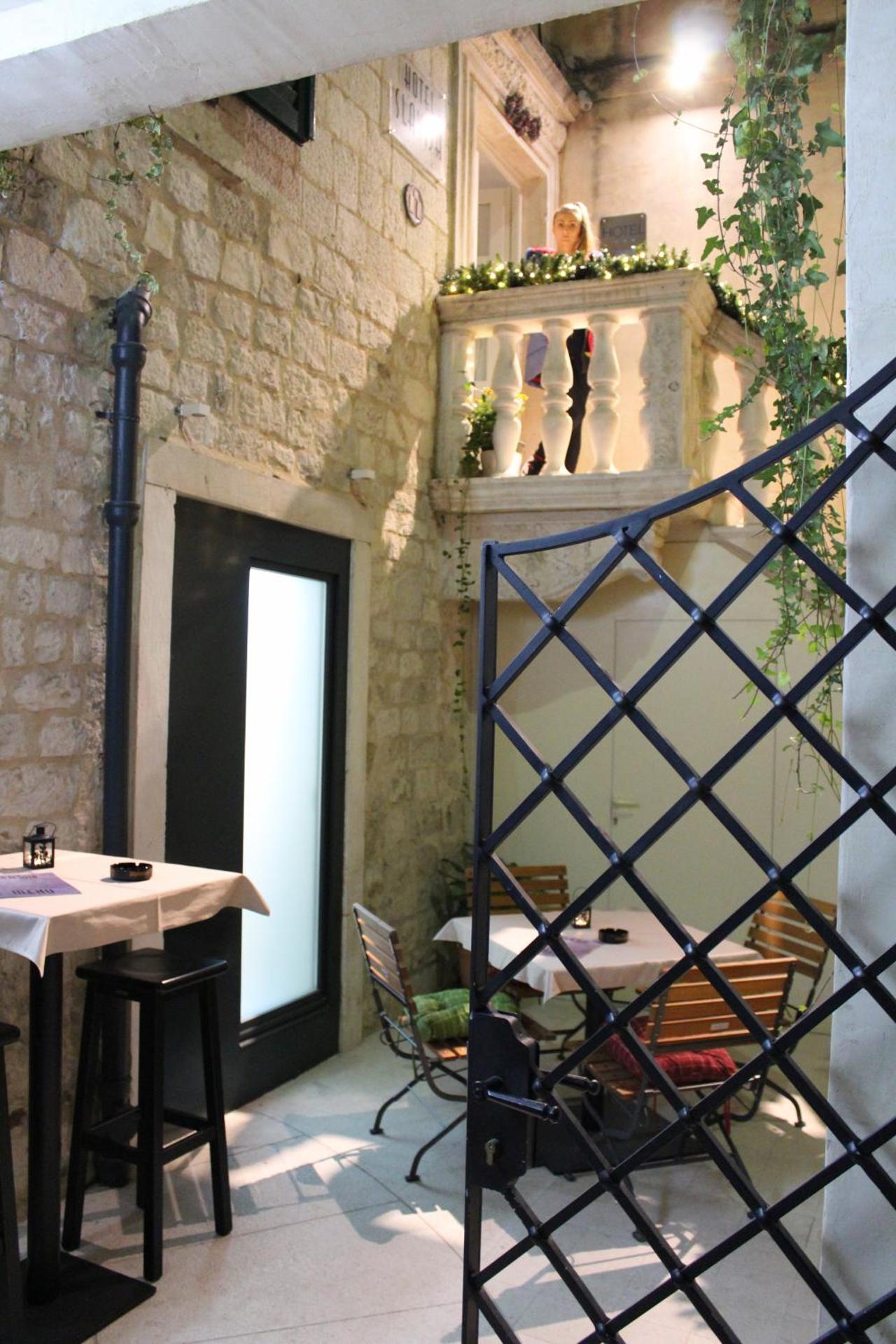 Slavija Culture Heritage Hotel - Photo 22