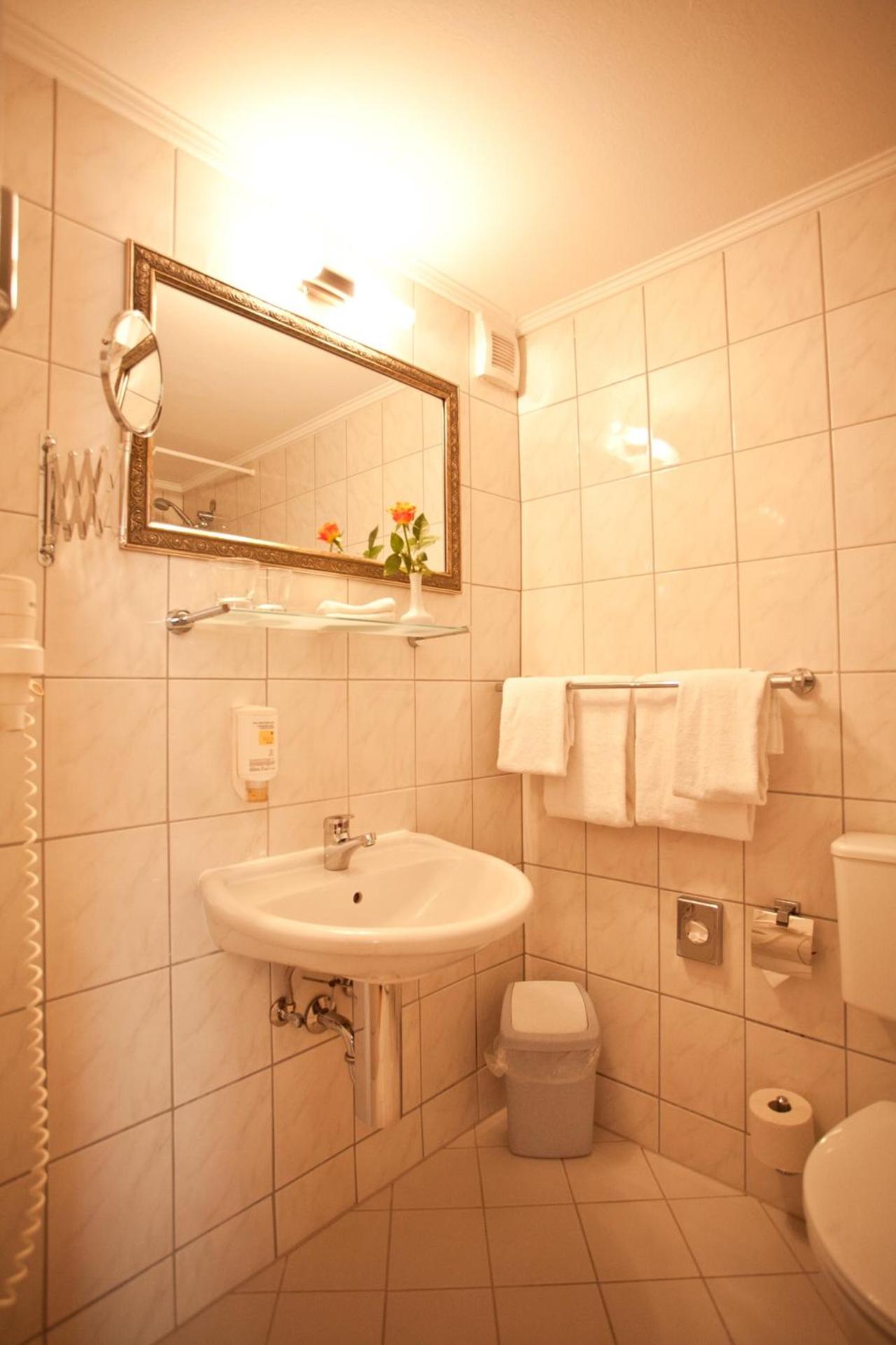 Safestay Berlin Kurfurstendamm - Photo 23