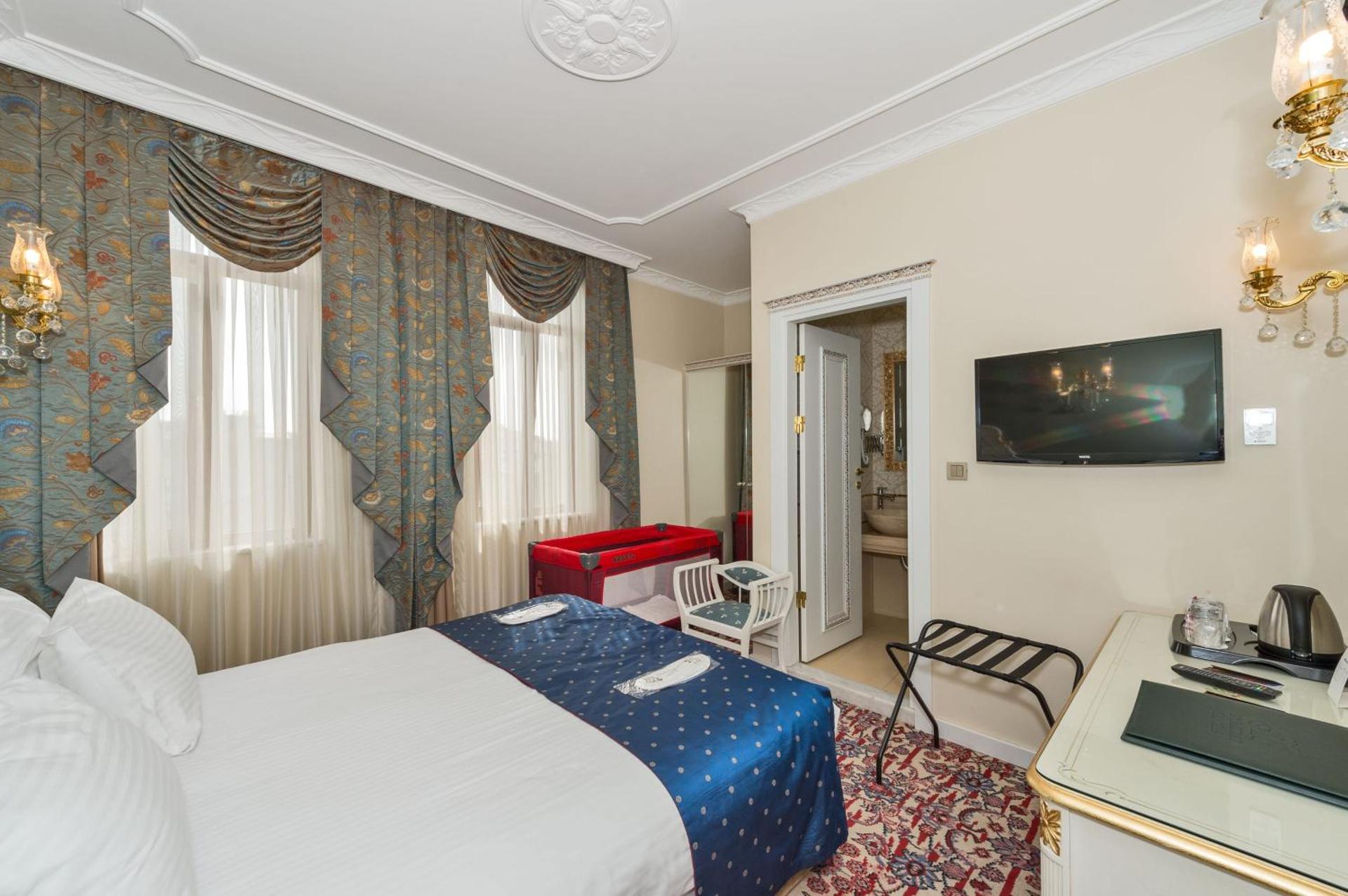 Galatower Hotel - Photo 13