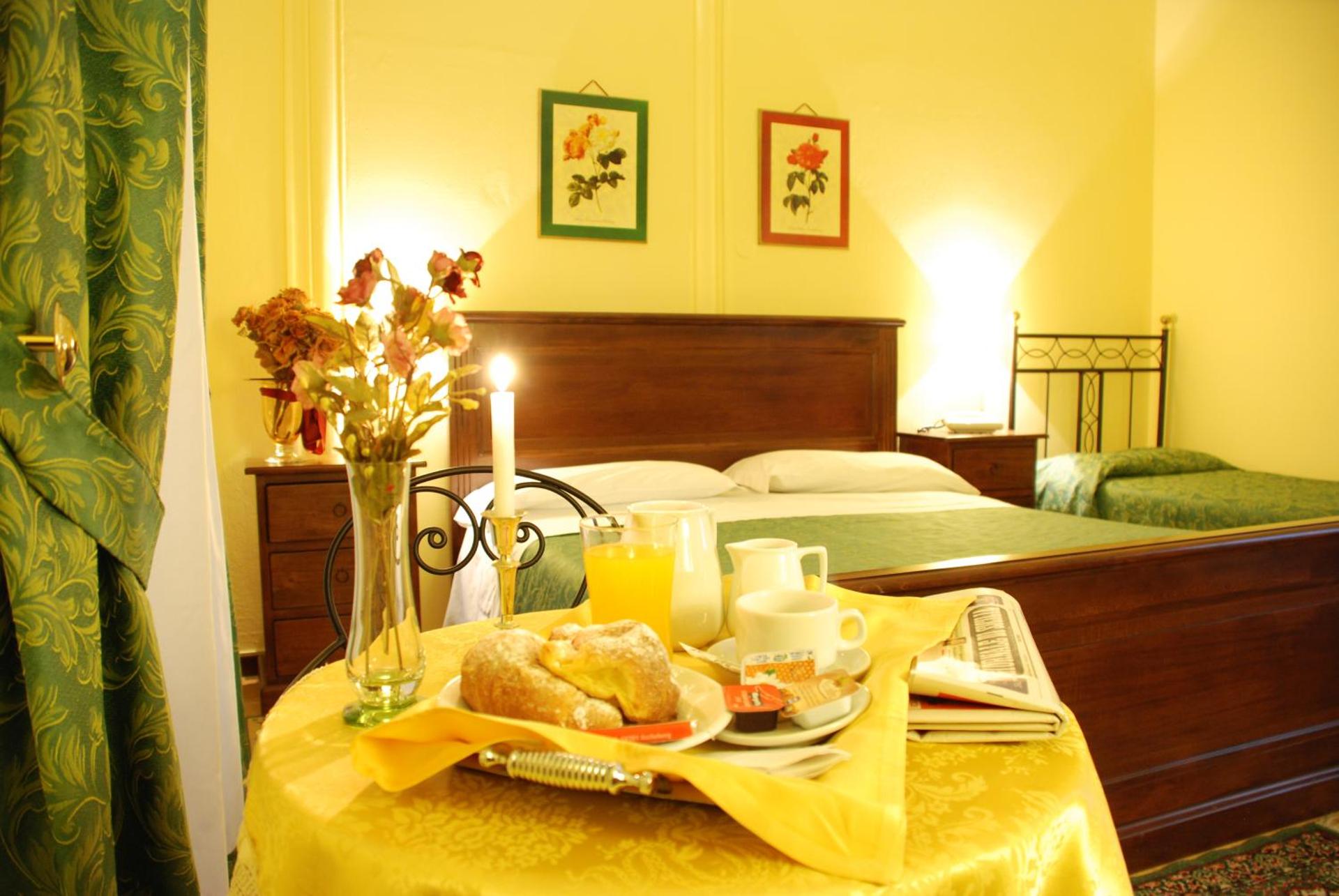 Hotel del Centro - Photo 30