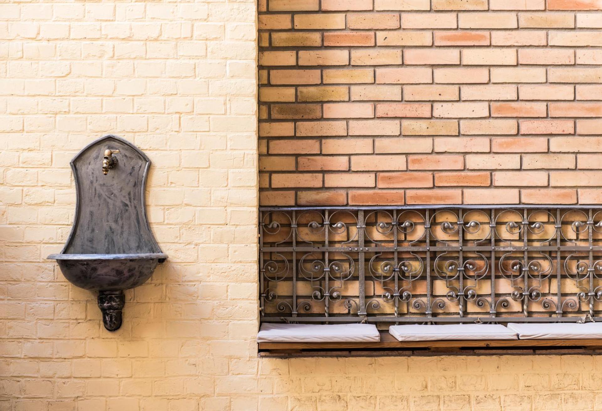 Centrooms House - Photo 9