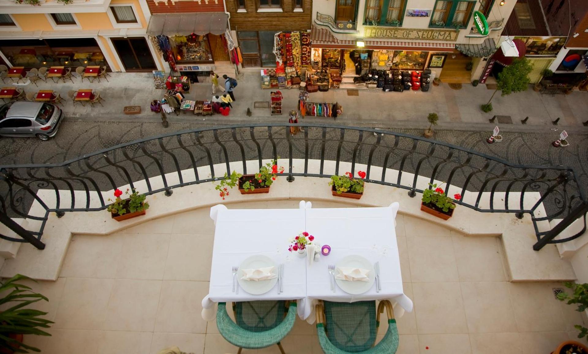 GLK PREMIER Regency Suites & Spa - Photo 19