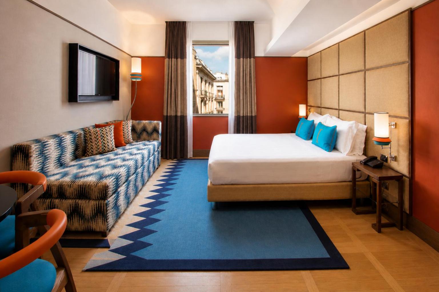 The Independent Hotel - Photo 33