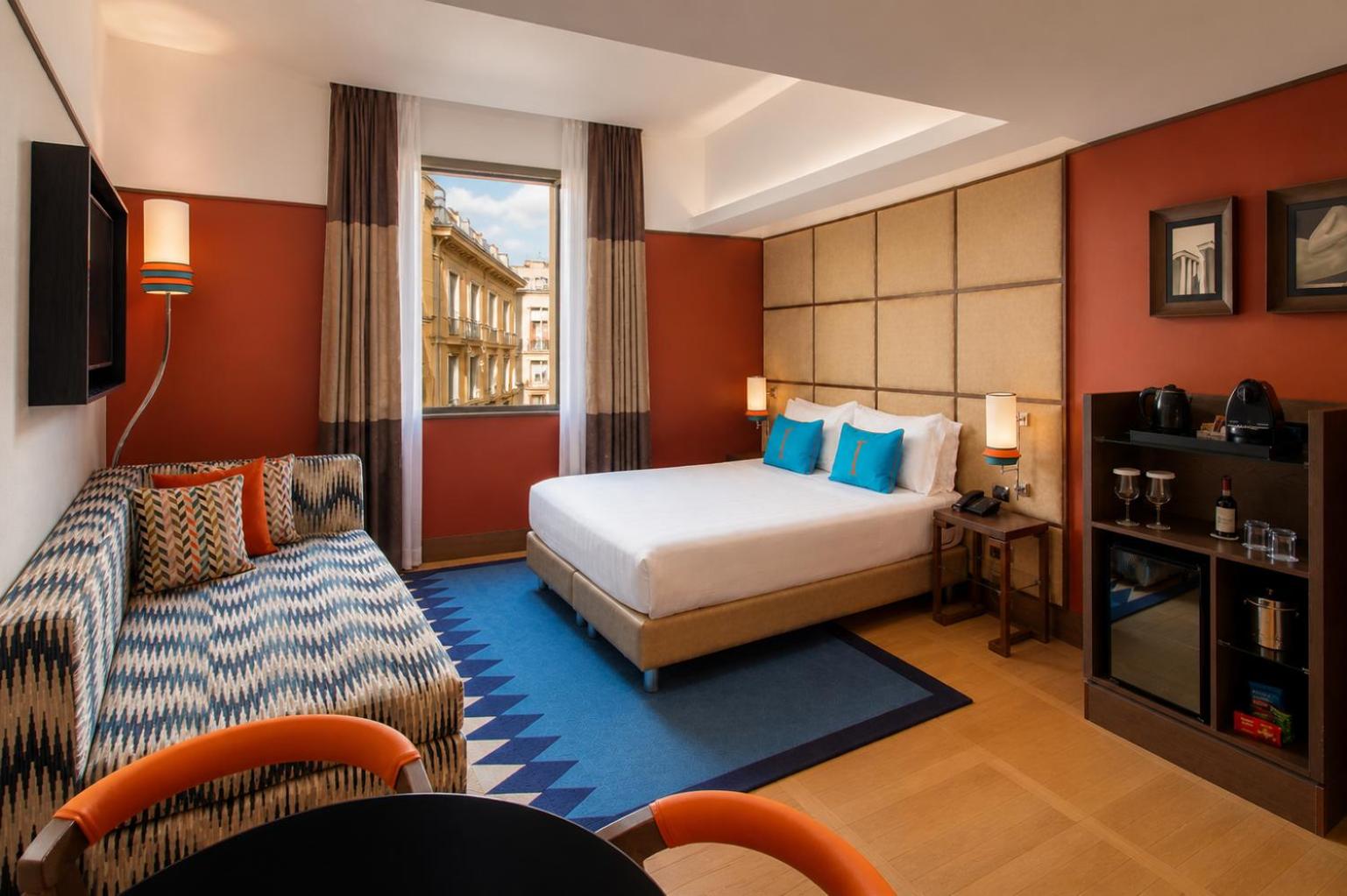 The Independent Hotel - Photo 32