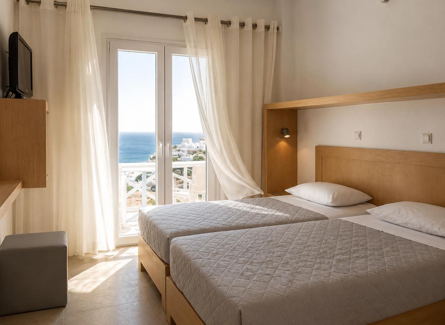 Far Out Hotel & Spa - Photo 3