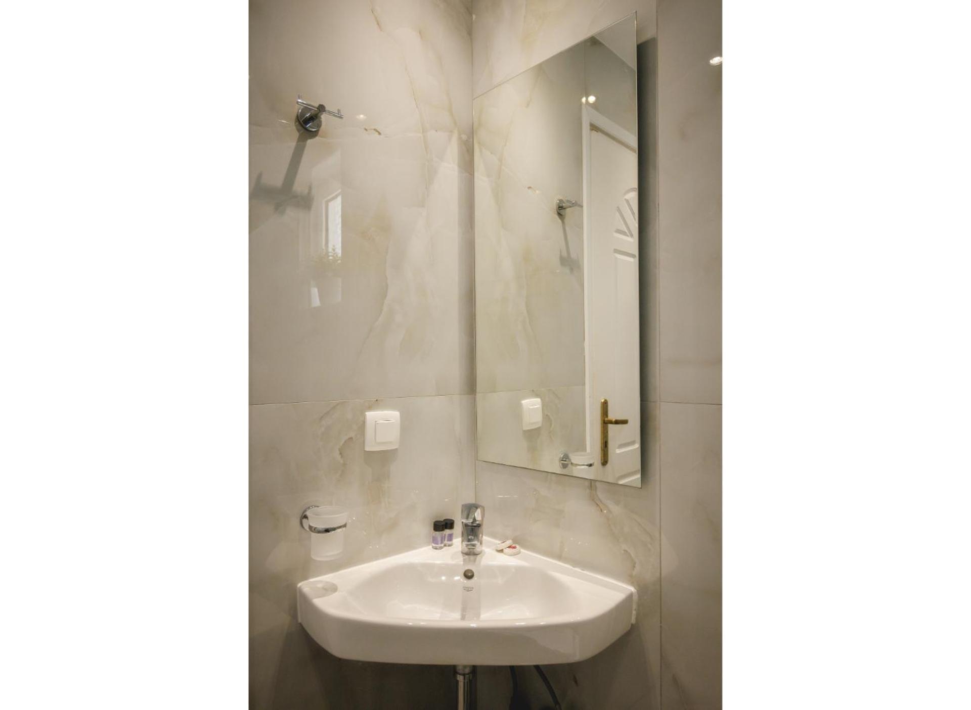 Aretousa - Photo 15