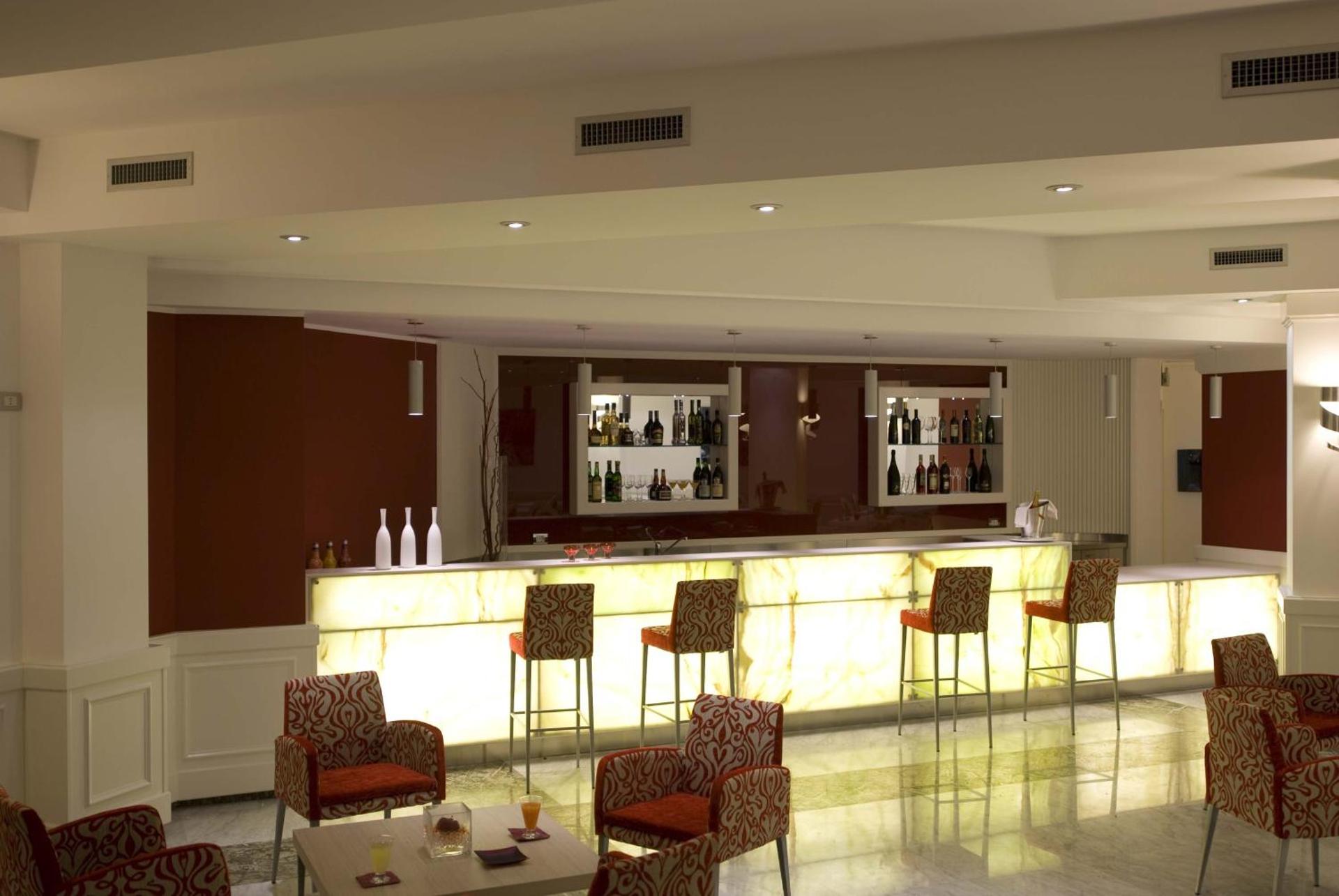 JR Hotels Oriente Bari - Photo 16