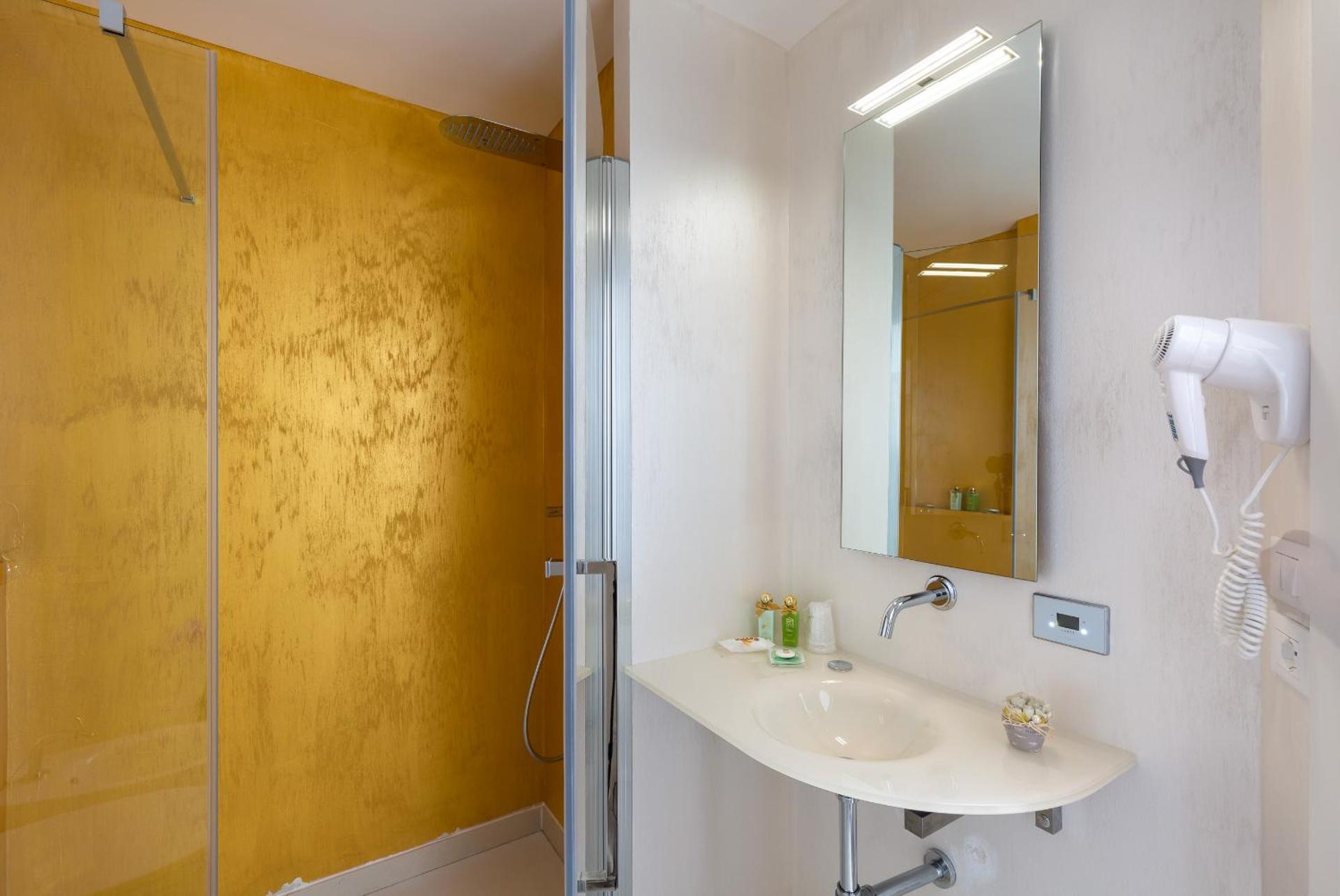 Hotel Cavallino Bianco - Photo 81