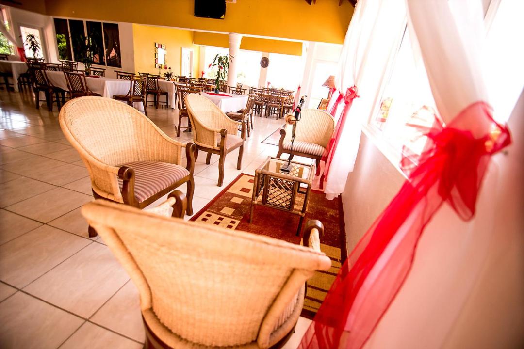 Hotel Alexandrina - Photo 82