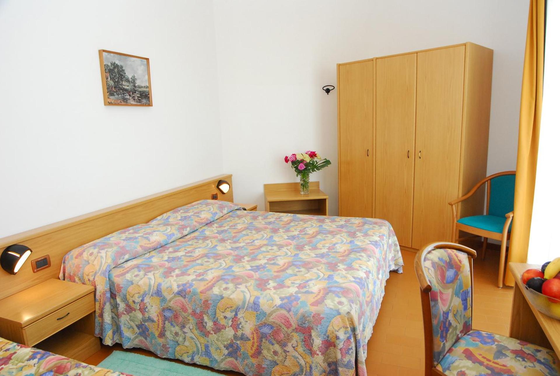 Economy Double or Twin Room with Partial Sea View