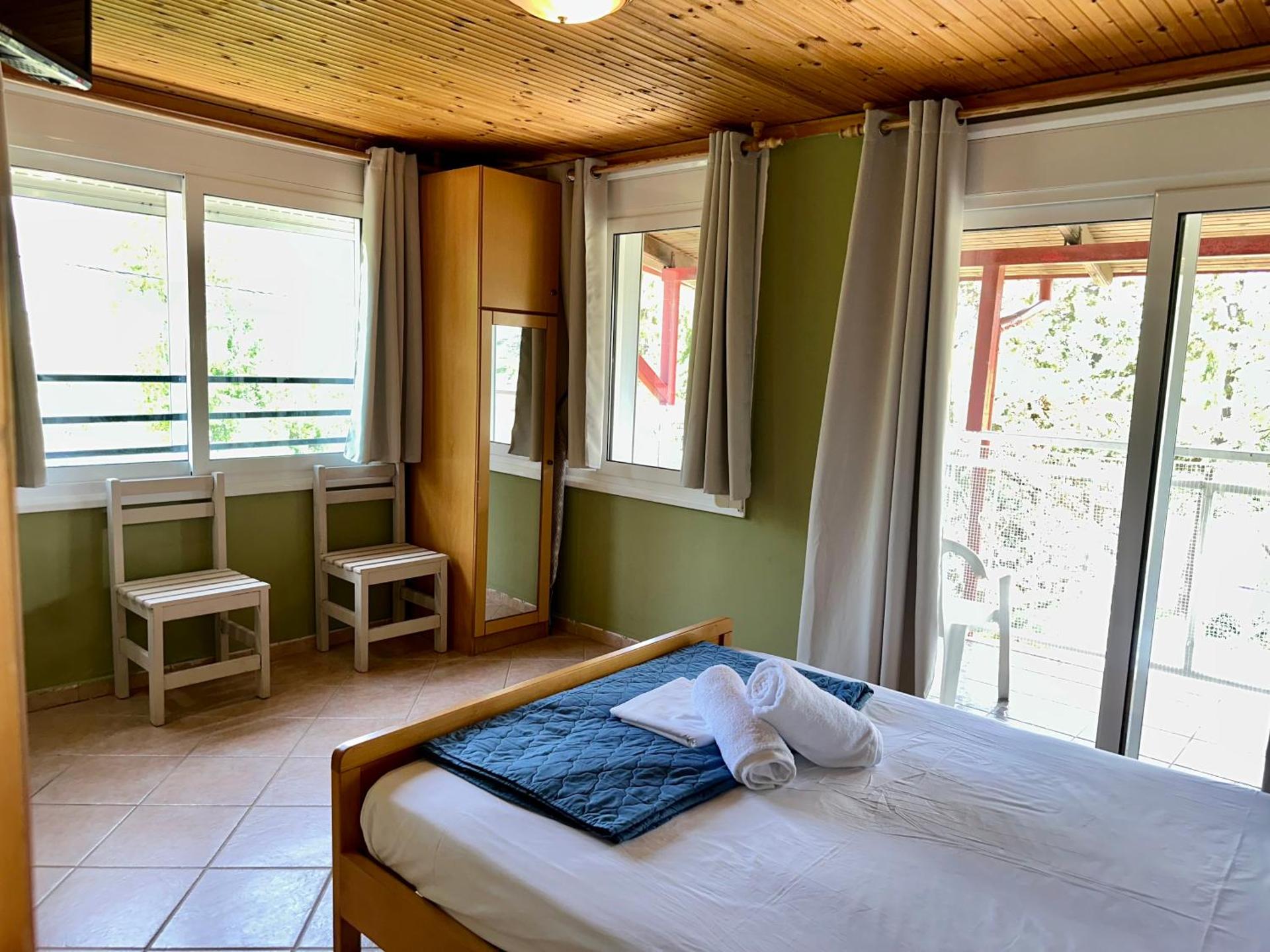 Quadruple Room with Garden View - Photo 3
