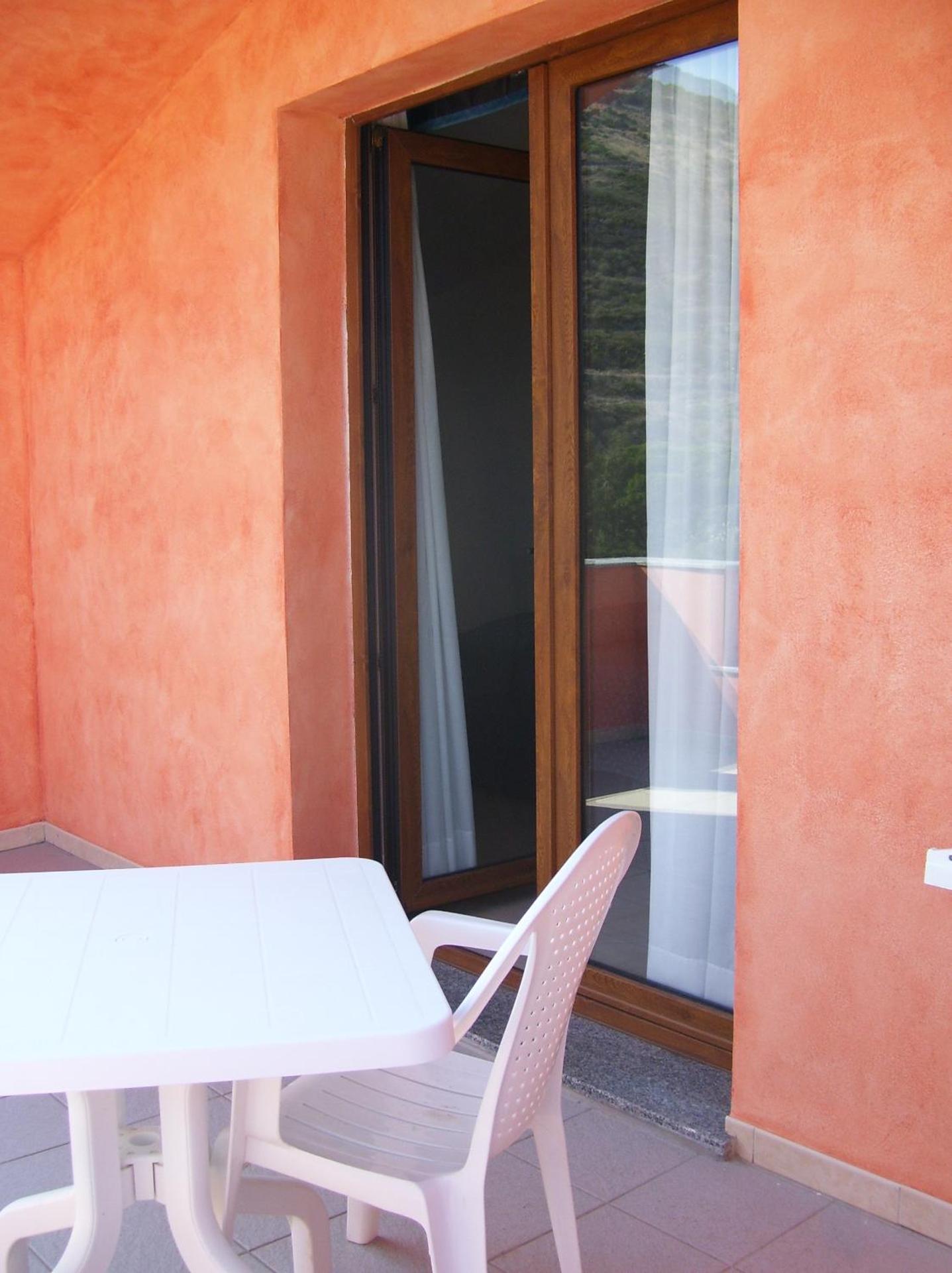 Hotel Isola Rossa - Photo 12