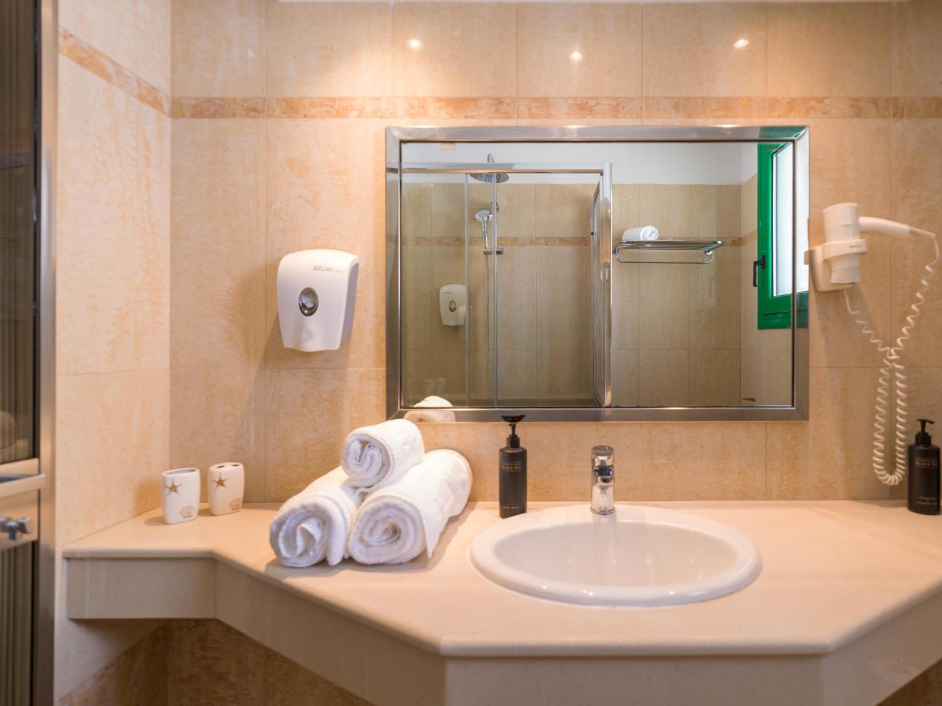The Landmark Villas & Spa - Photo 25