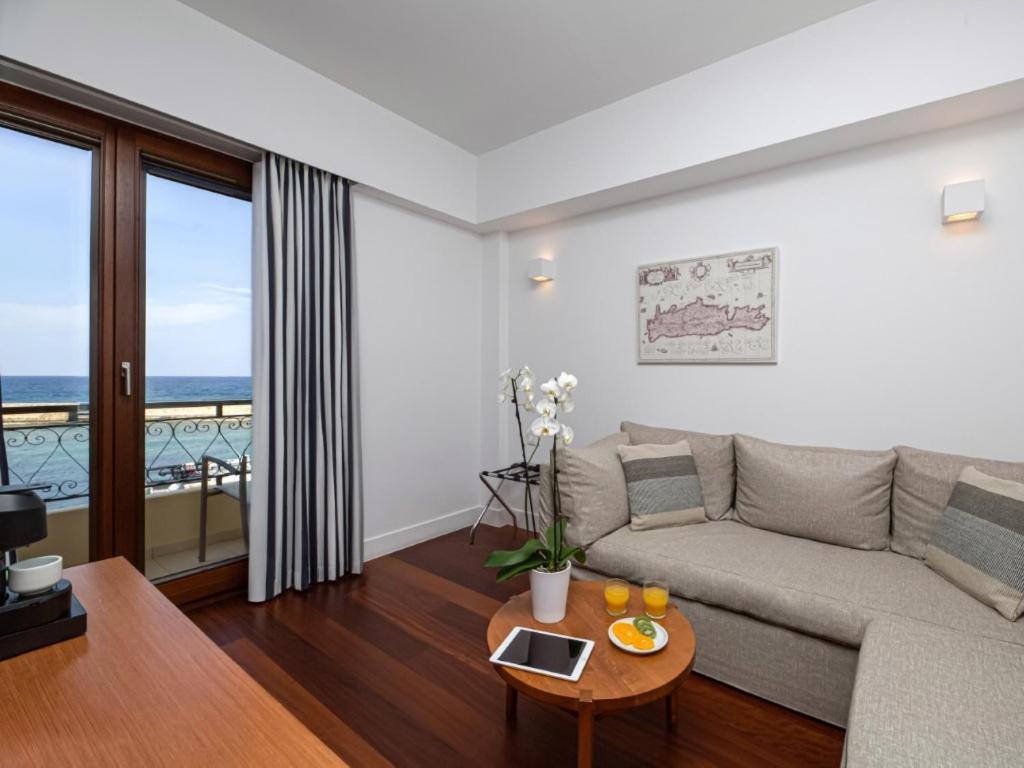 Porto Veneziano Hotel - Photo 27