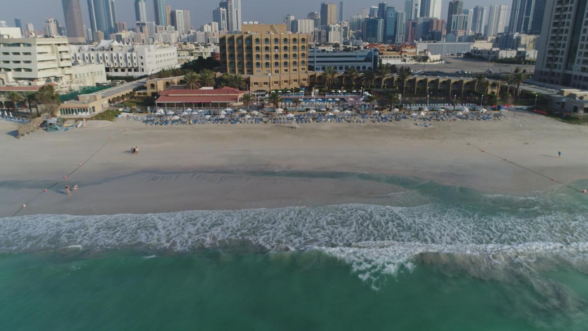 Sharjah Carlton Hotel - Photo 68