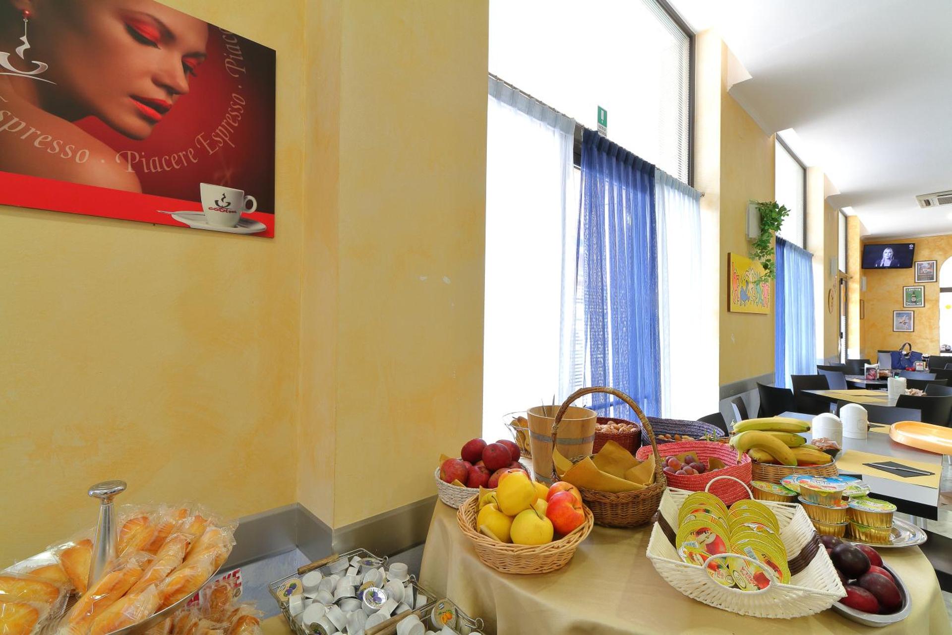 Hotel Ferrari - Photo 7