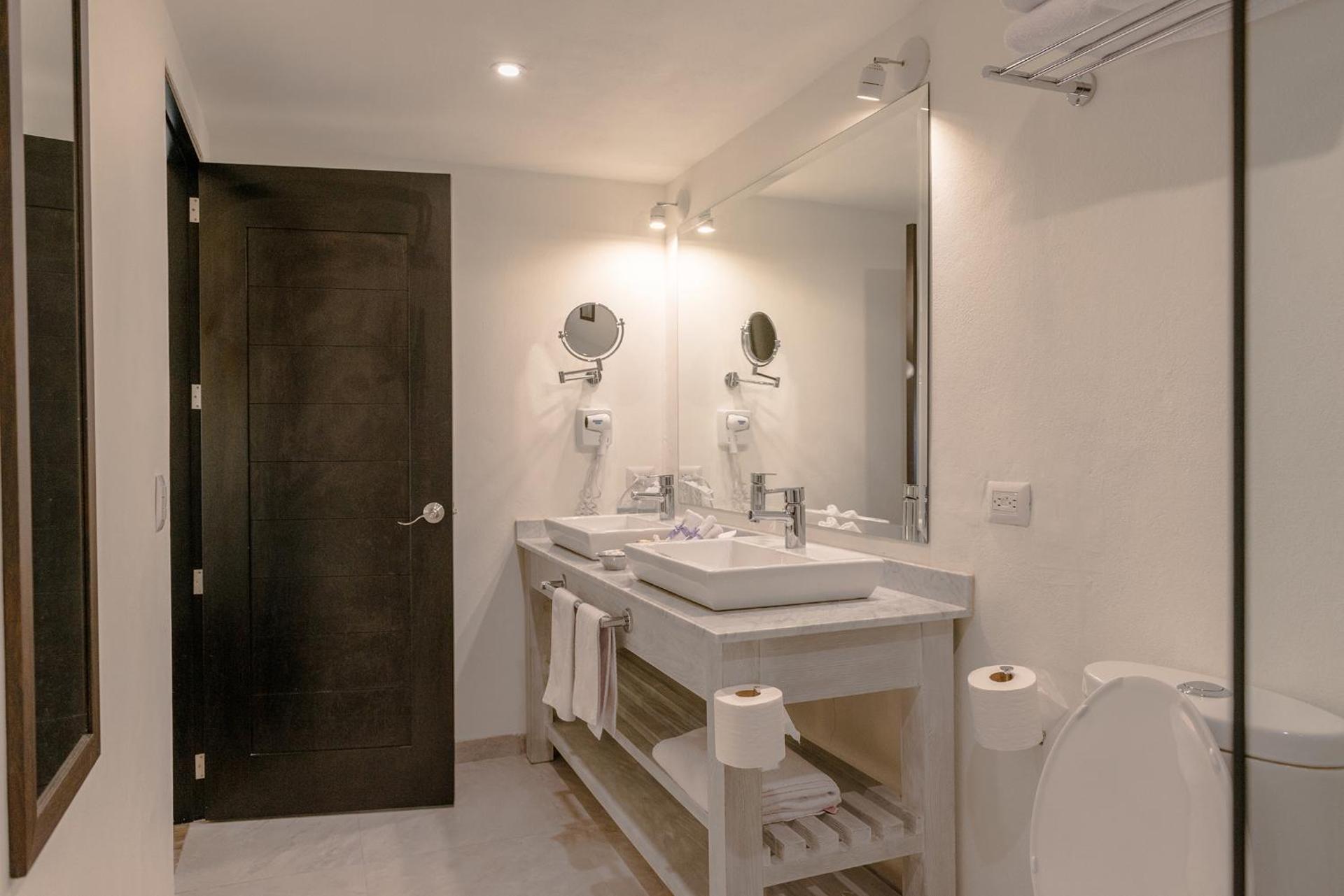 Hotel La Morada - Photo 17