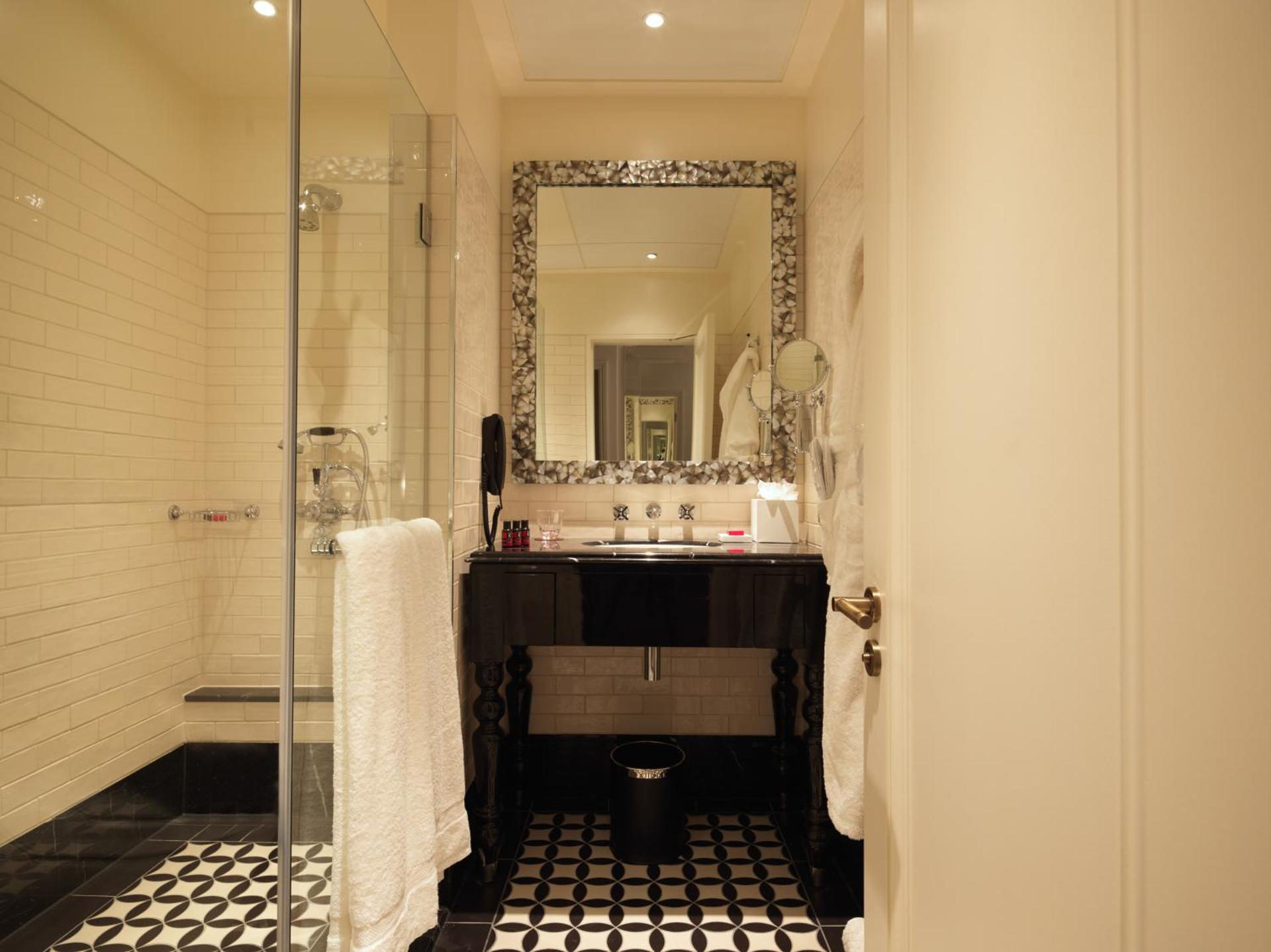 The LaLit London - Photo 58