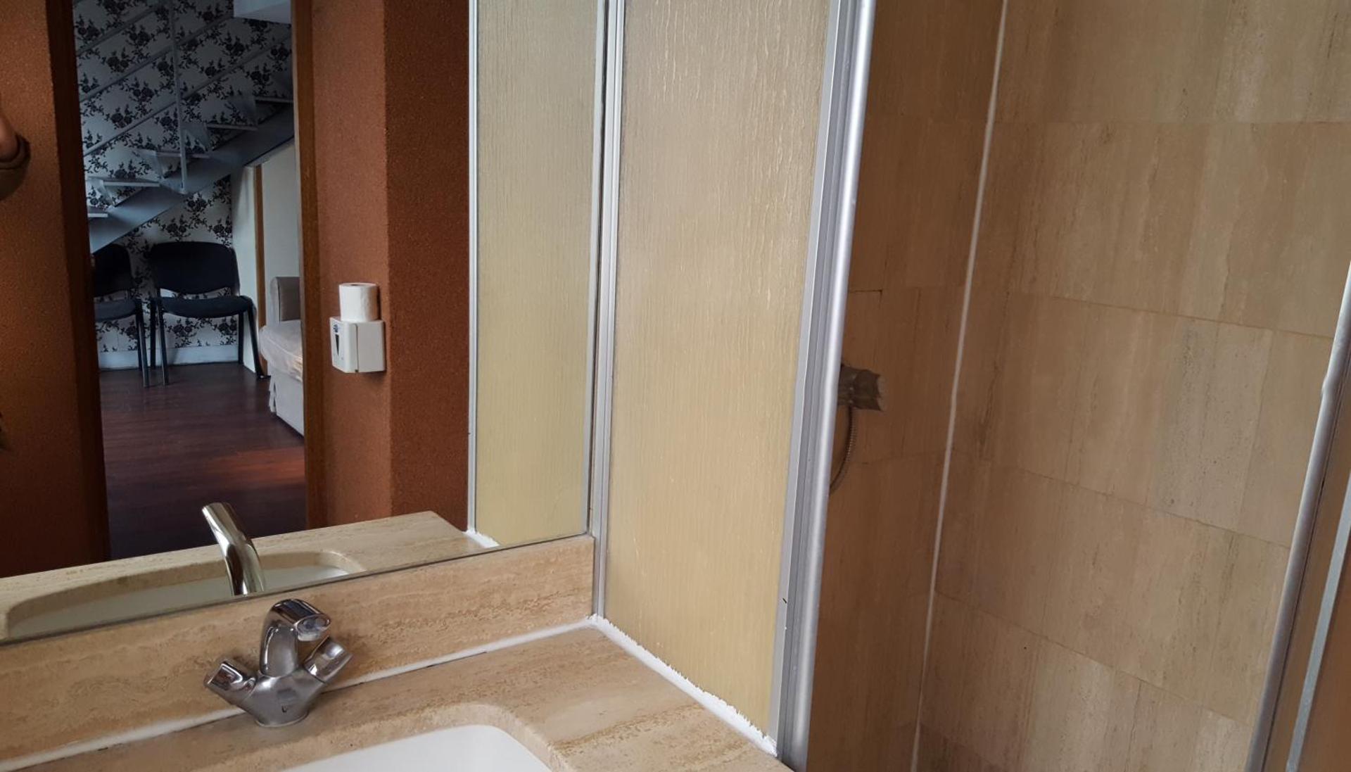 Deluxe Double Room with Shower