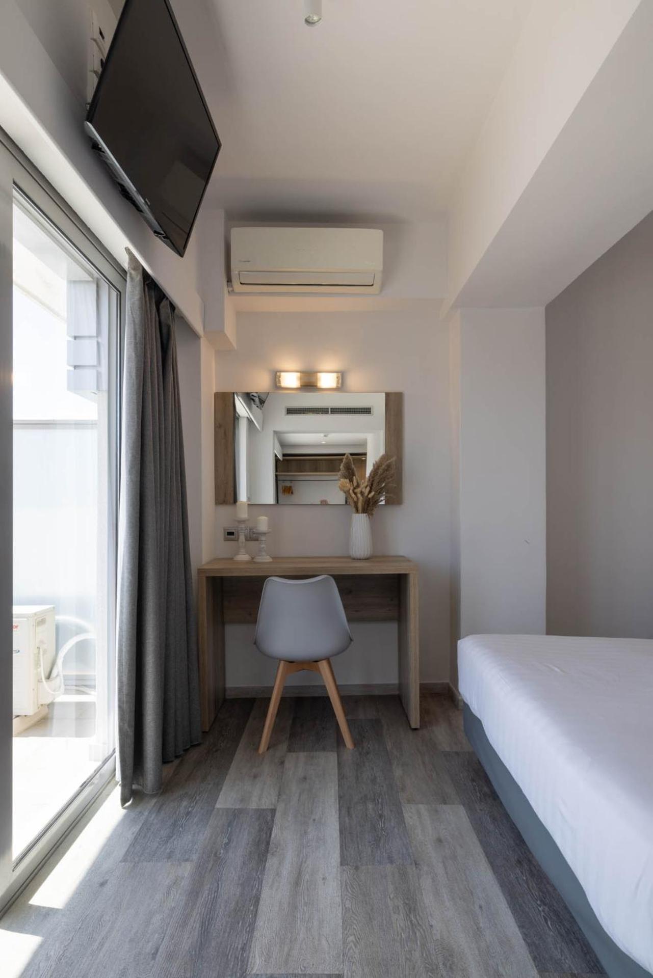 Xenophon Hotel - Photo 11