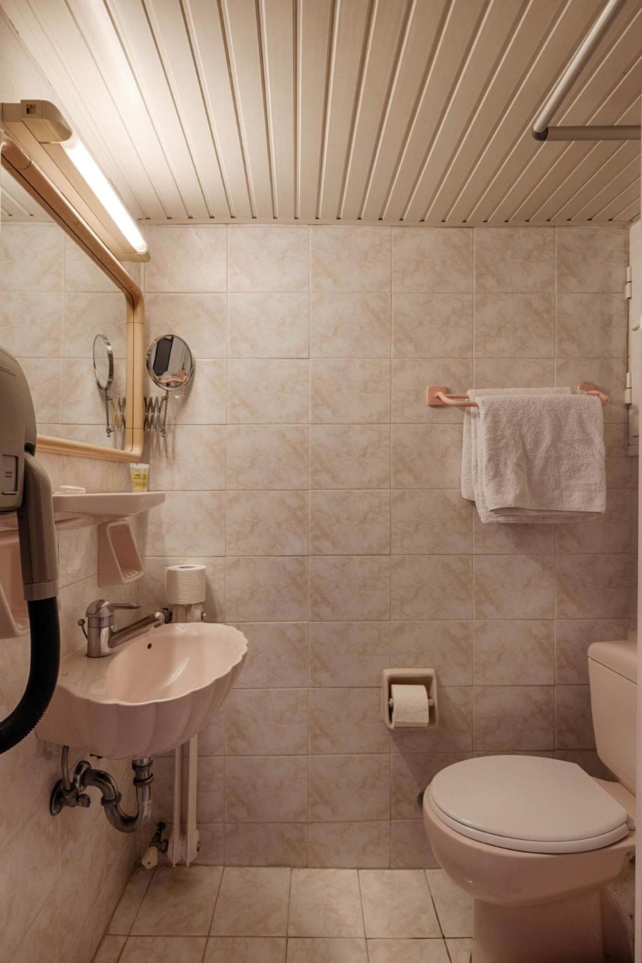 Xenophon Hotel - Photo 56
