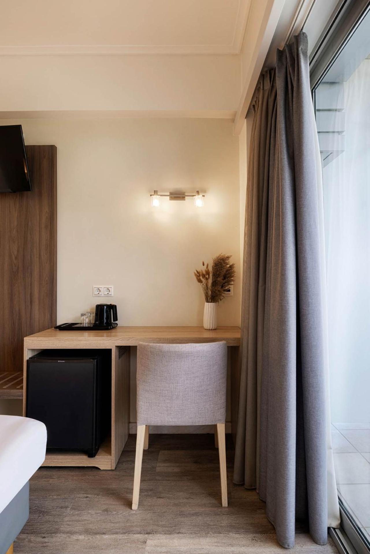 Xenophon Hotel - Photo 42