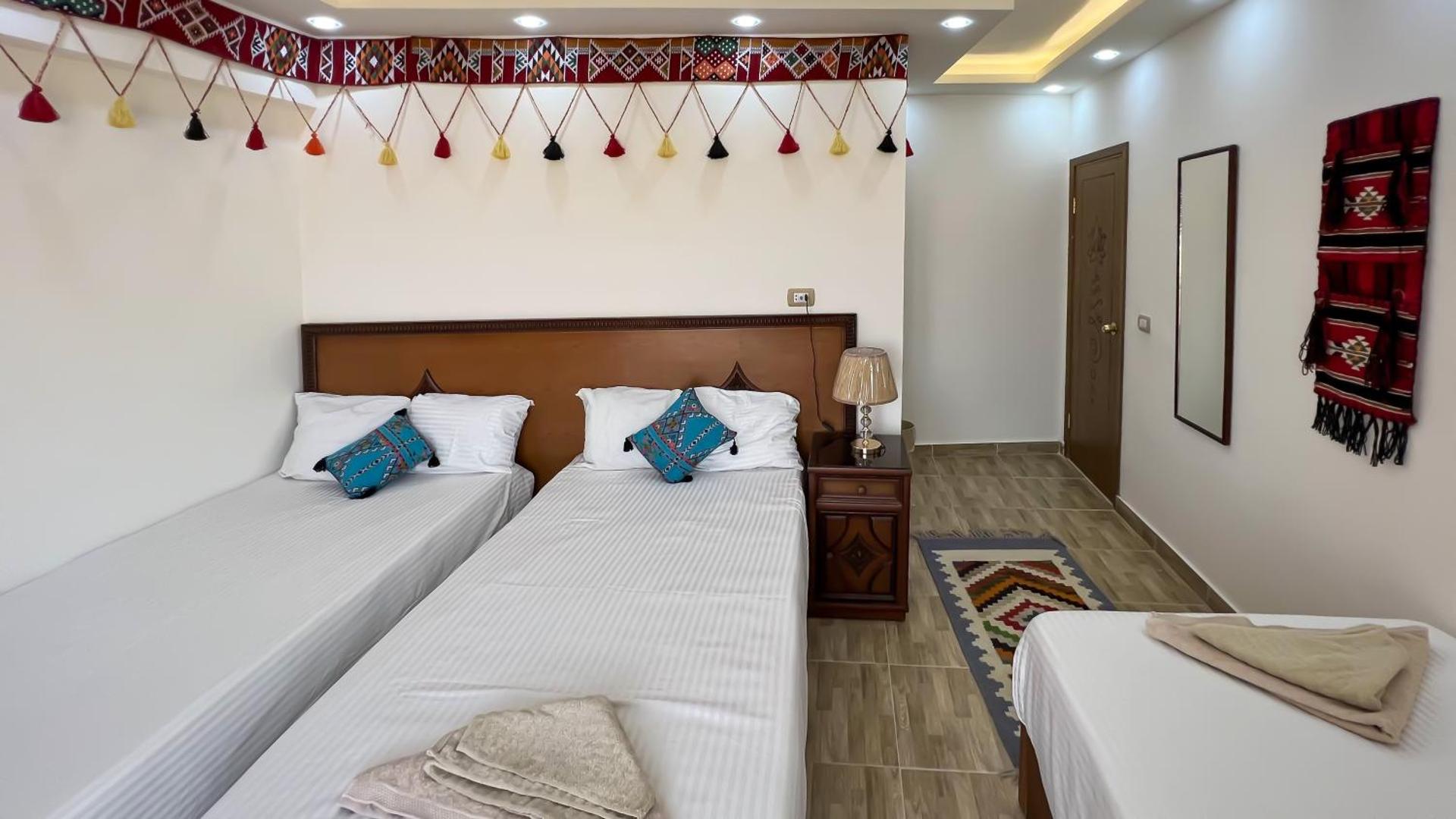 Atlantis Pyramids Inn - Photo 5