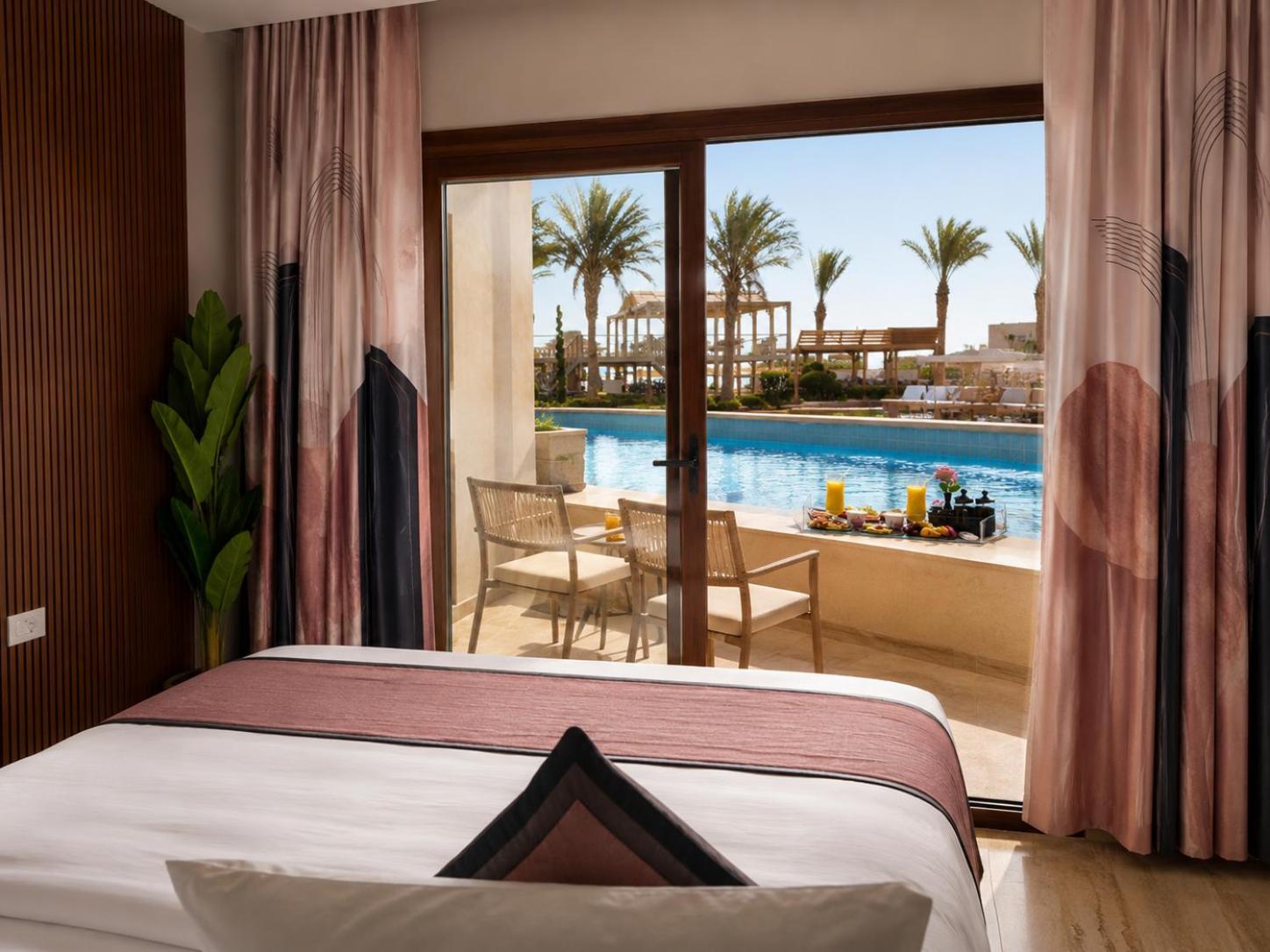 Princess Suite Swim Up - Photo 3