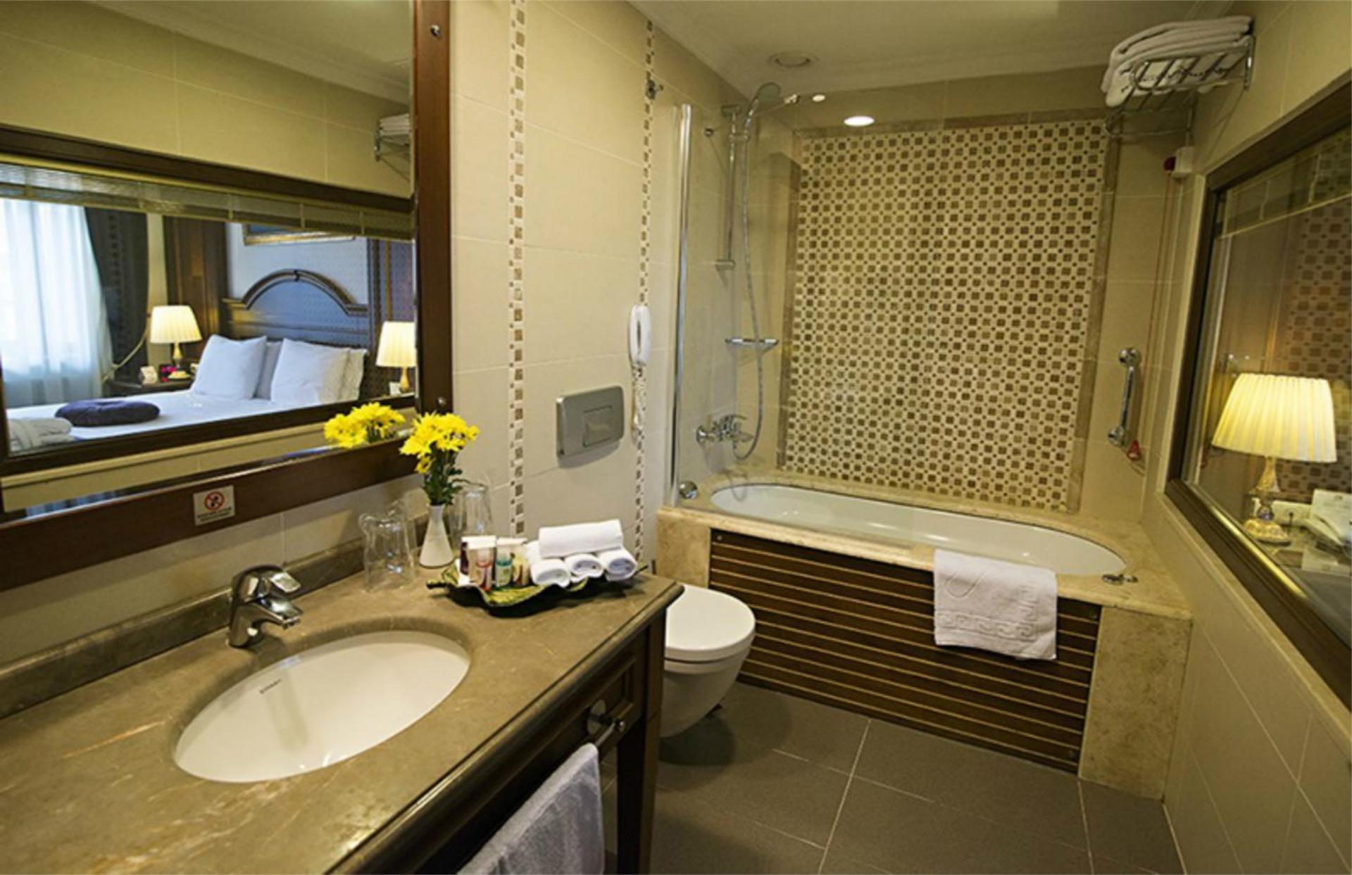 GLK PREMIER Regency Suites & Spa - Photo 53