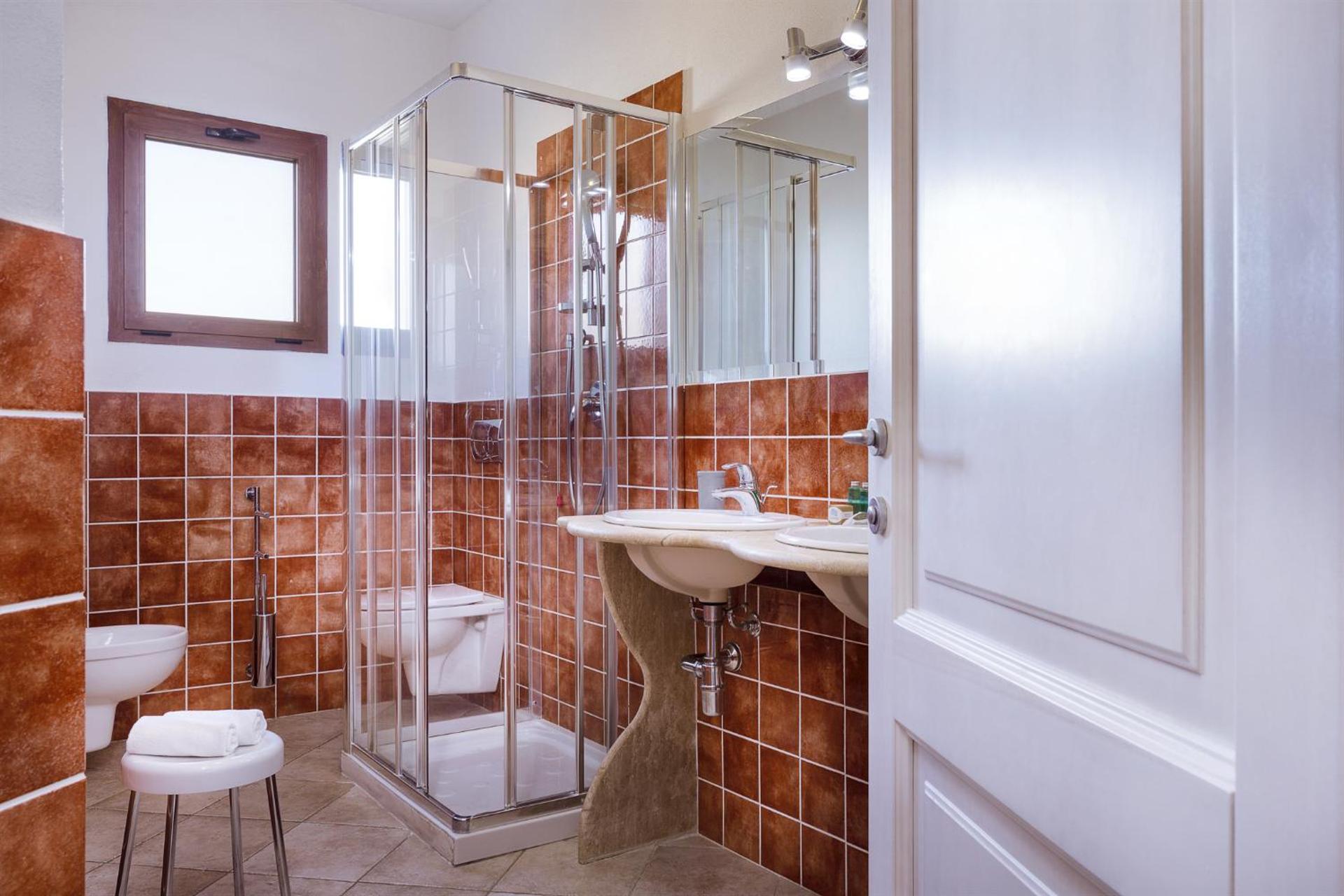 One-Bedroom Apartment - Photo 4