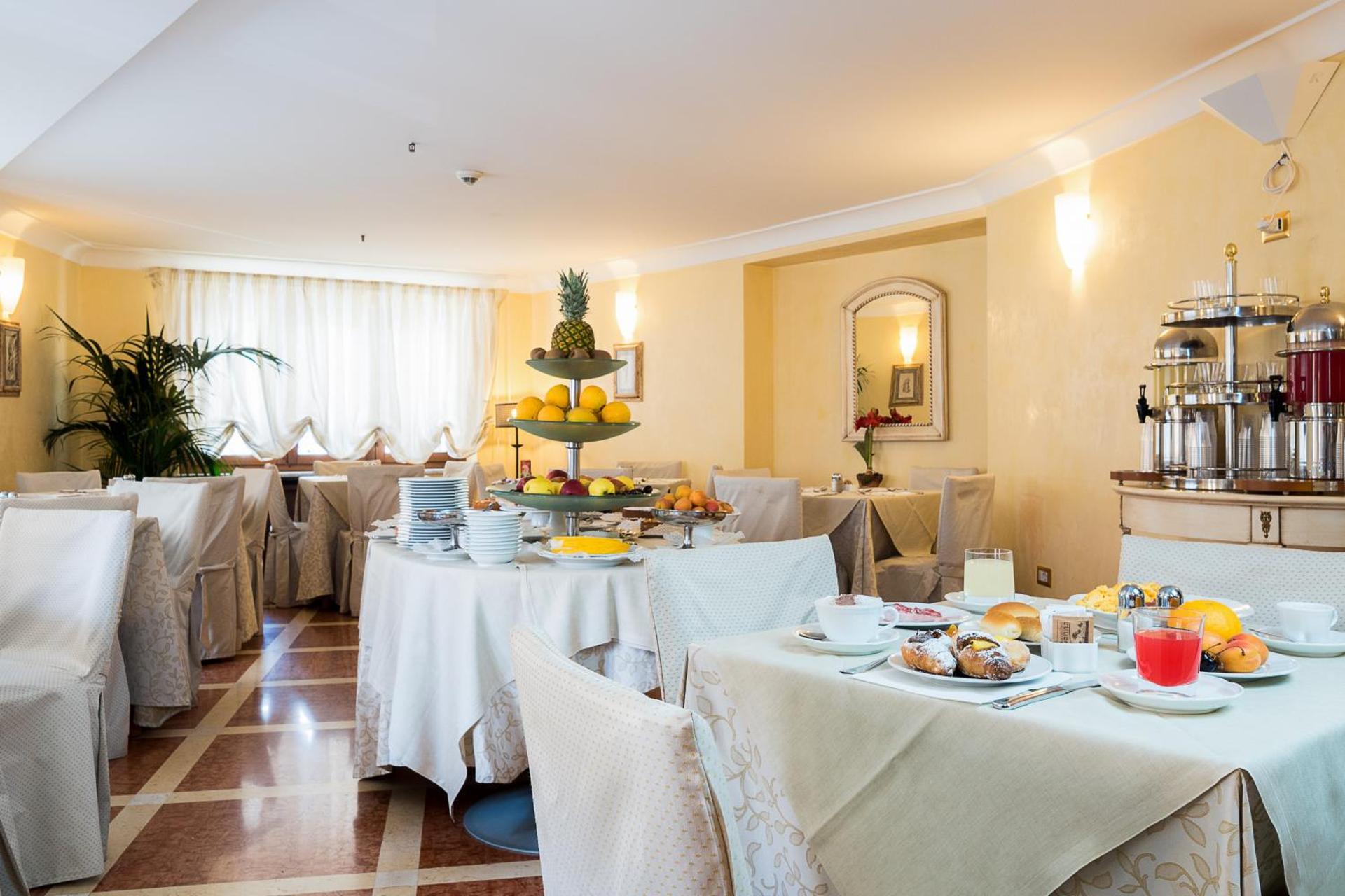 Hotel Vecchio Borgo - Photo 41