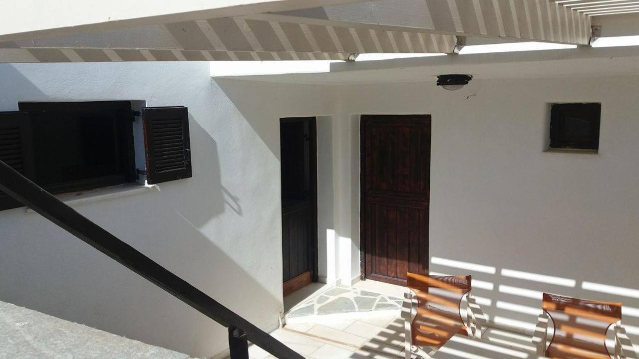 Classic Triple Studio (semi-ground floor)