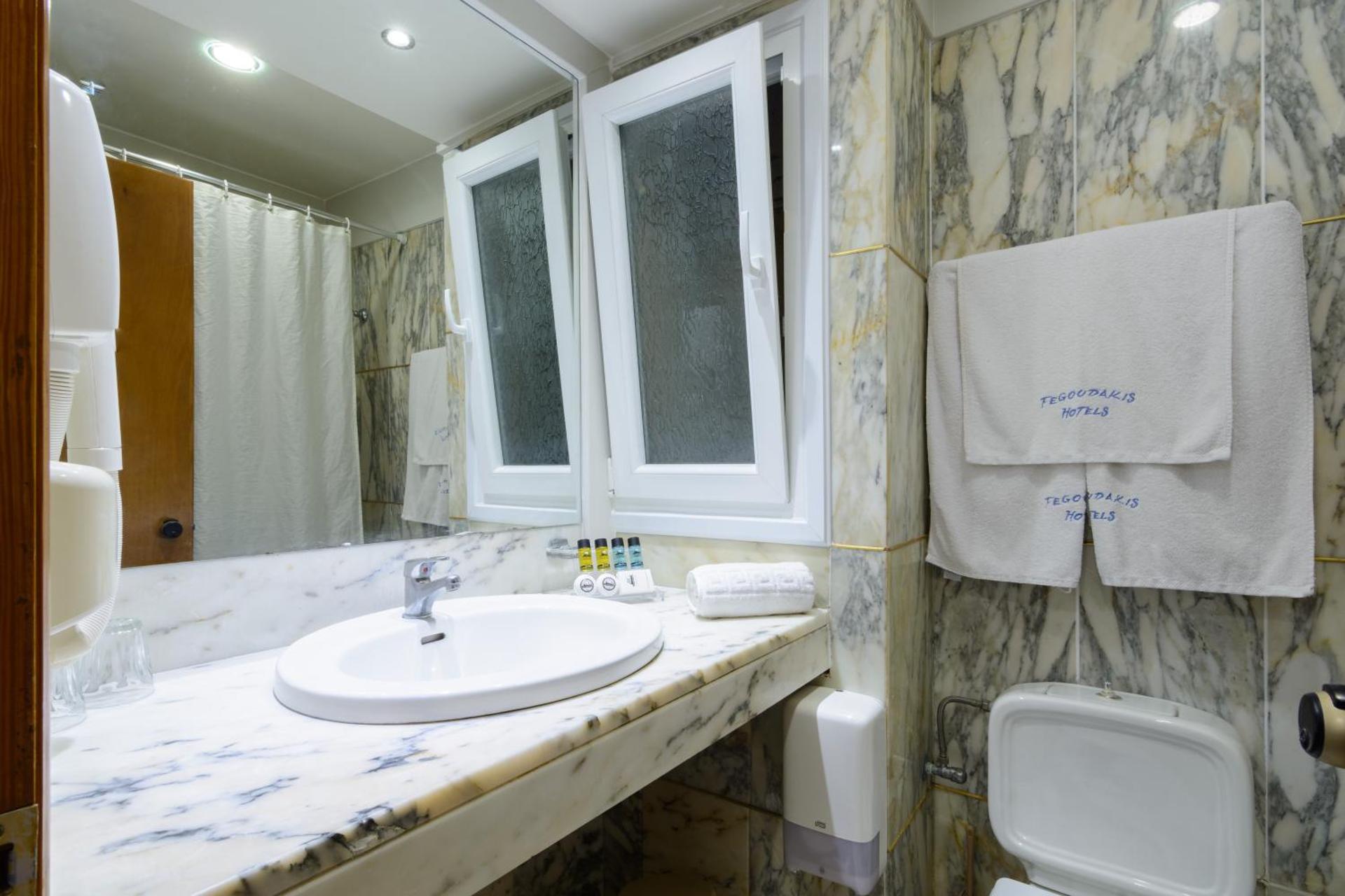 Double or Twin Room with Sea View