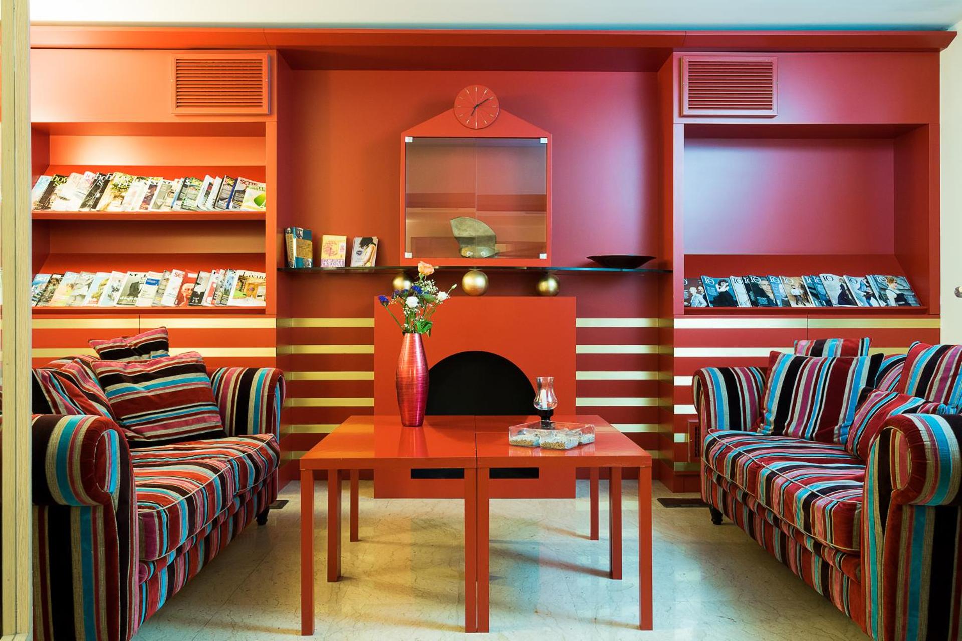 Hotel Garibaldi - Photo 8