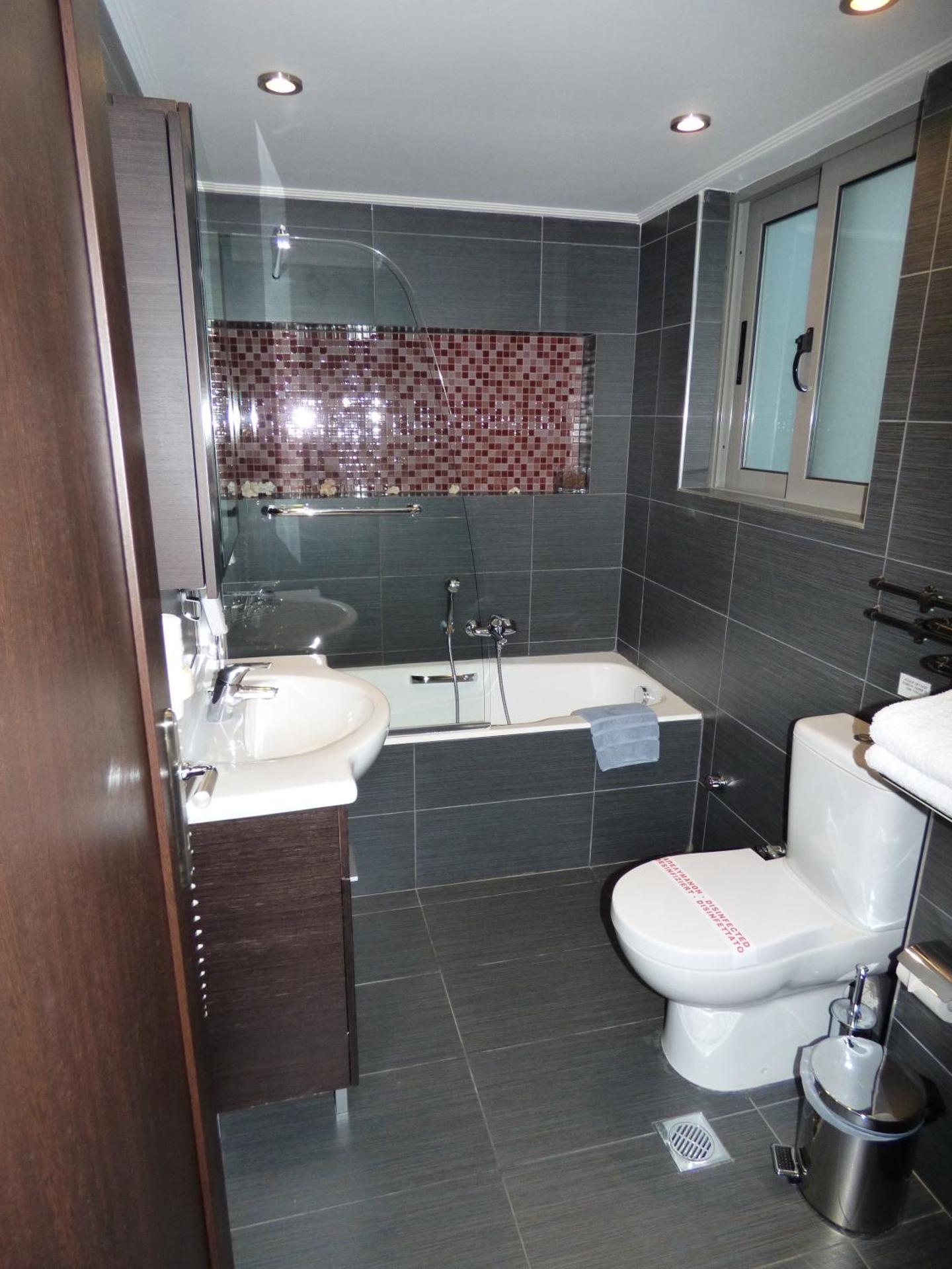 Athens Habitat - Photo 20