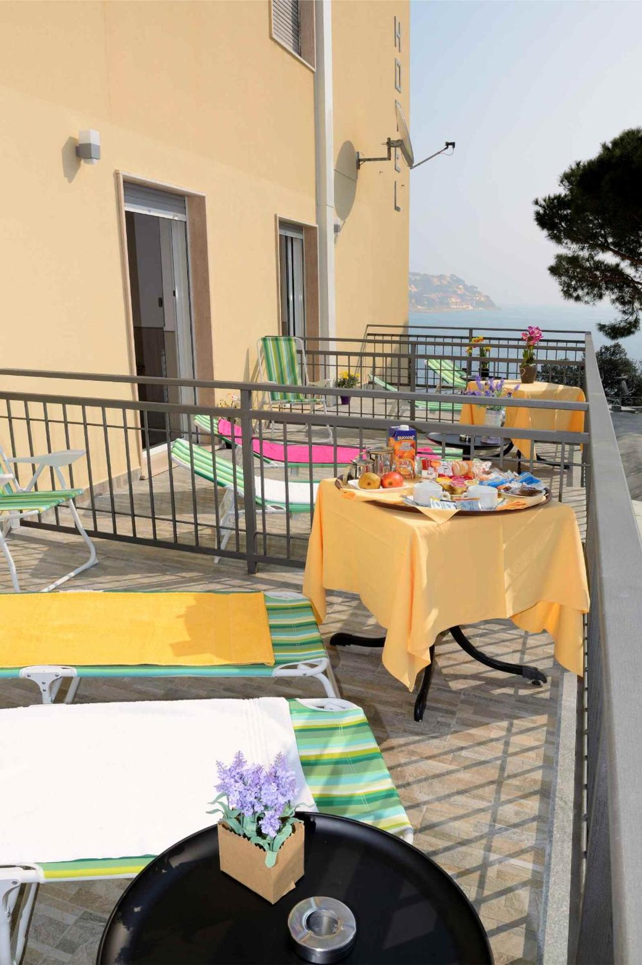 Hotel Puntabella - Photo 100