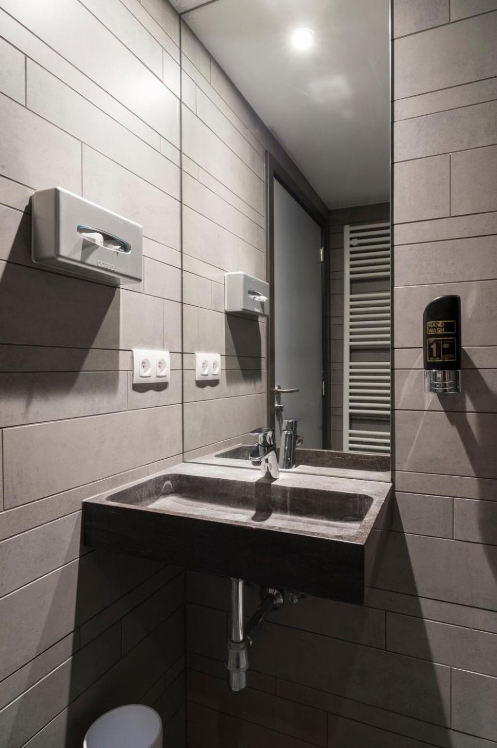 Brxxl 5 City Centre Hostel - Photo 6