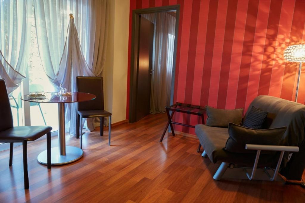 Athens Habitat - Photo 8