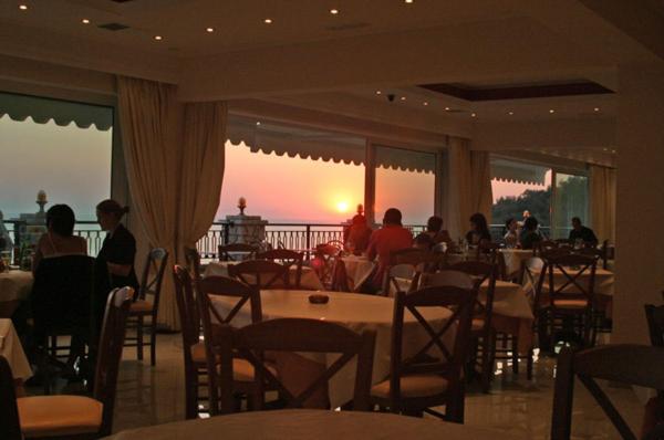 Aloha Hotel - Photo 14